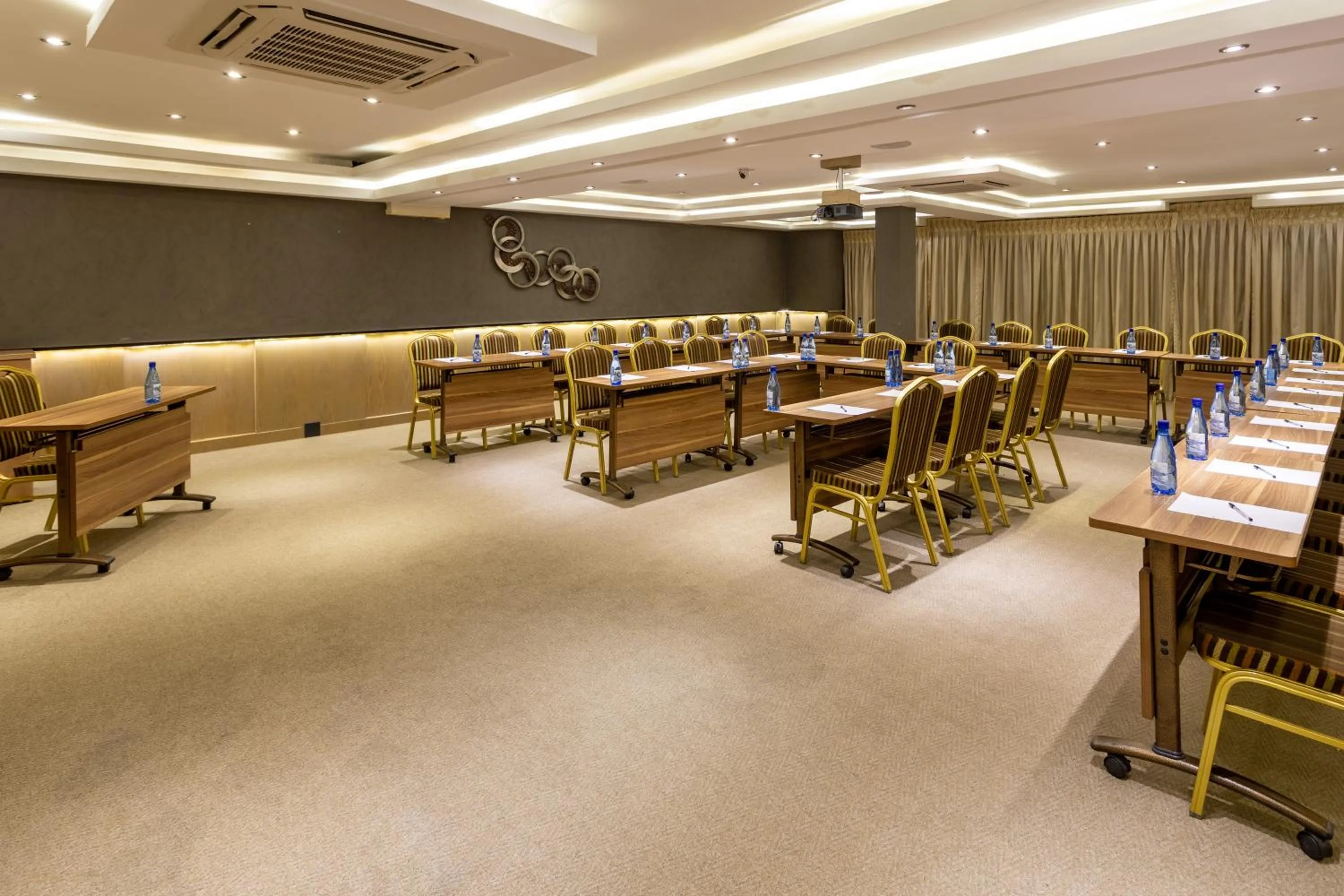 Meeting/conference room in The Cycad Lodge & Chalets