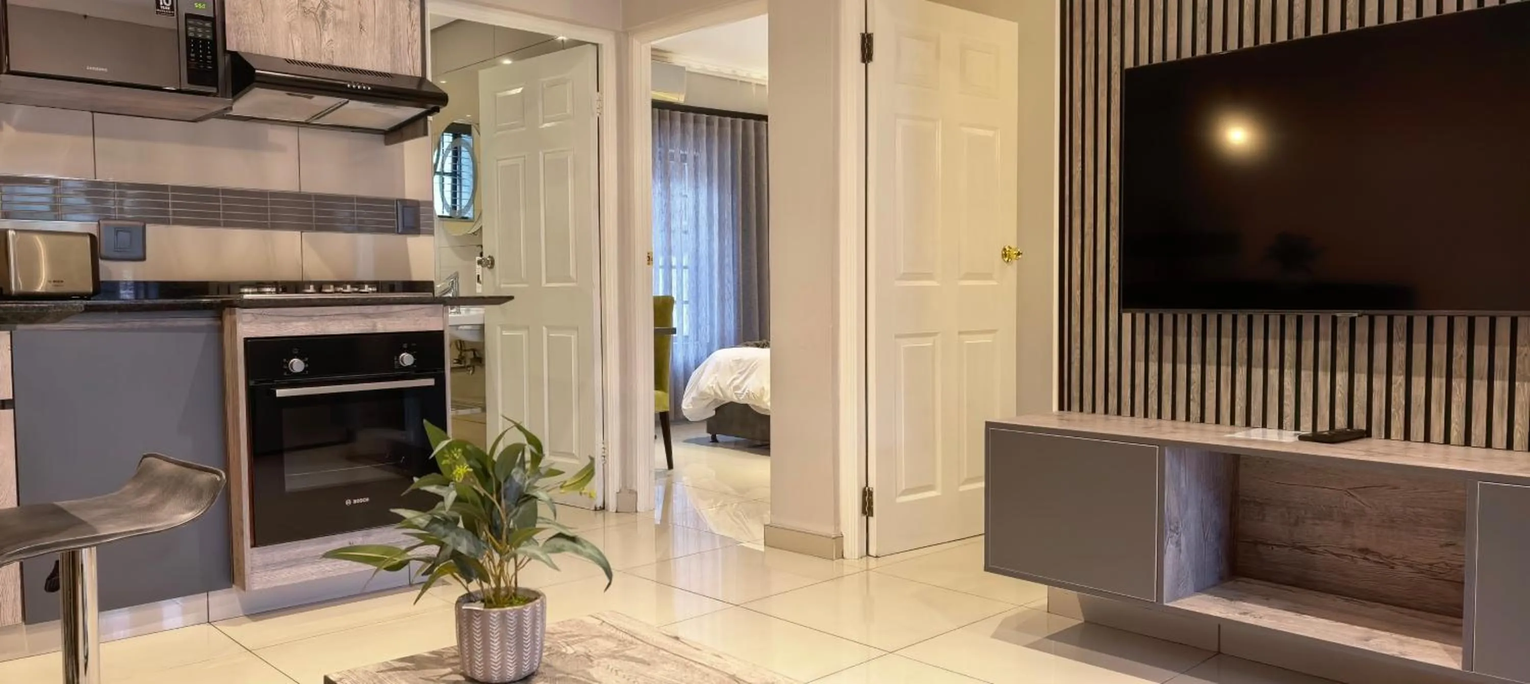 Kitchen or kitchenette in The Cycad Lodge & Chalets