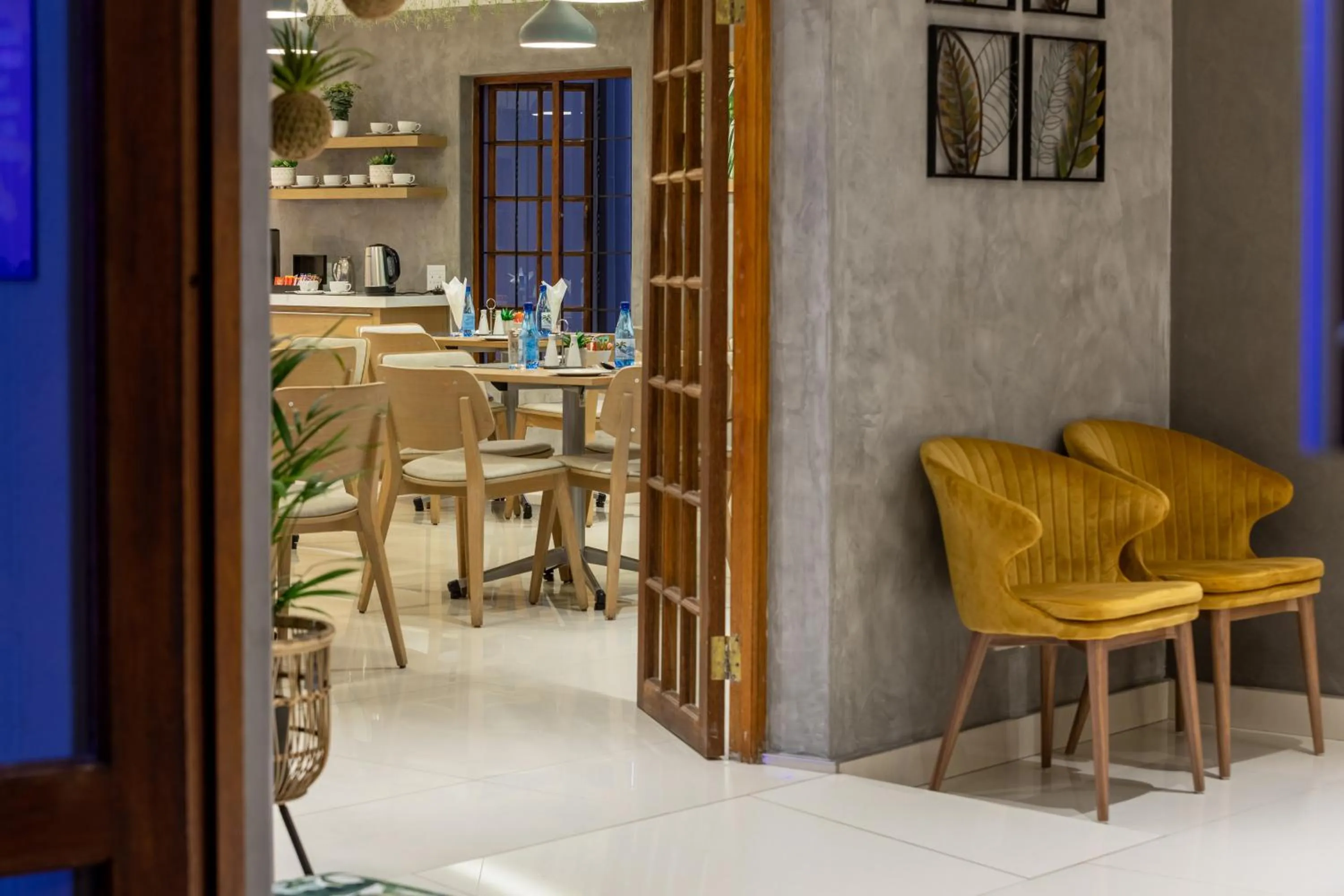 Restaurant/places to eat in The Cycad Lodge & Chalets