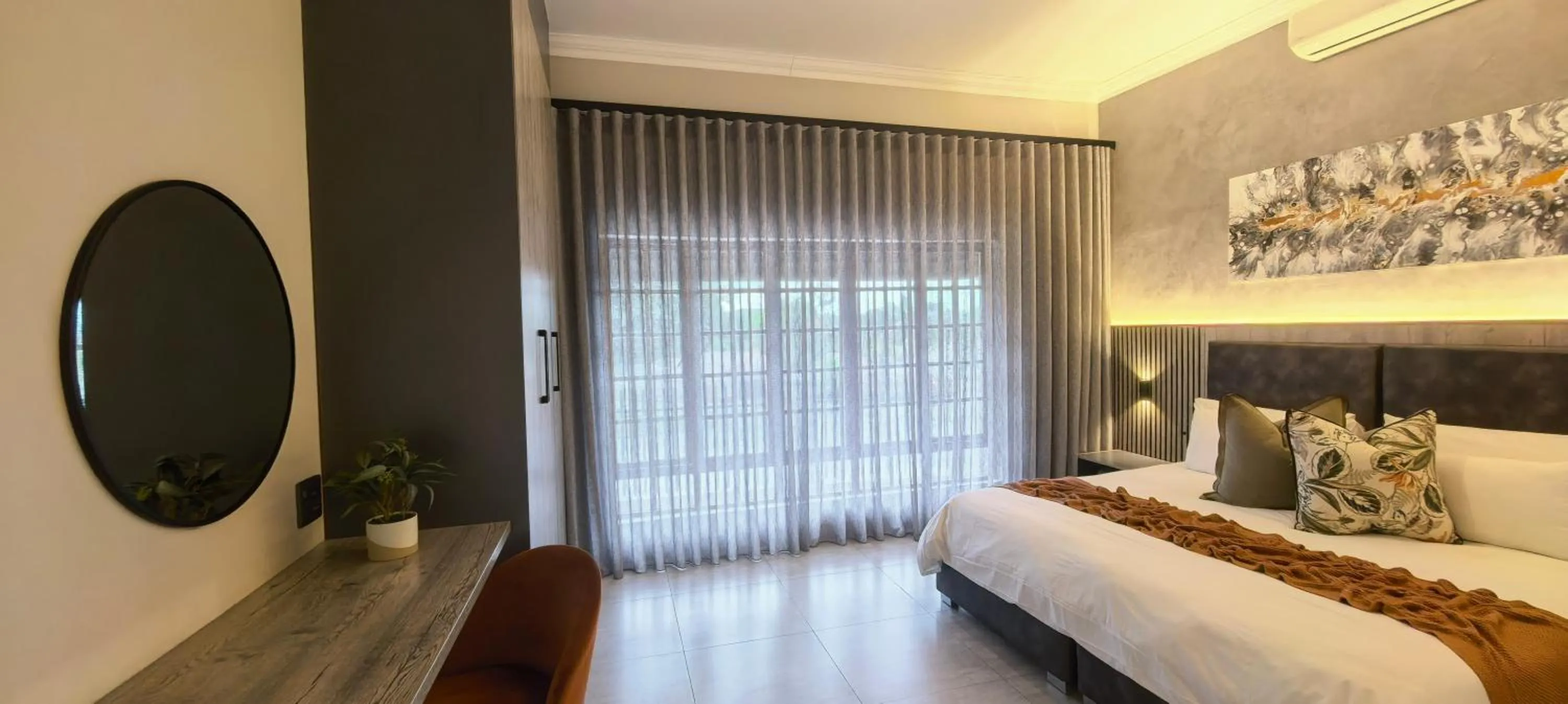 Bedroom, Bed in The Cycad Lodge & Chalets