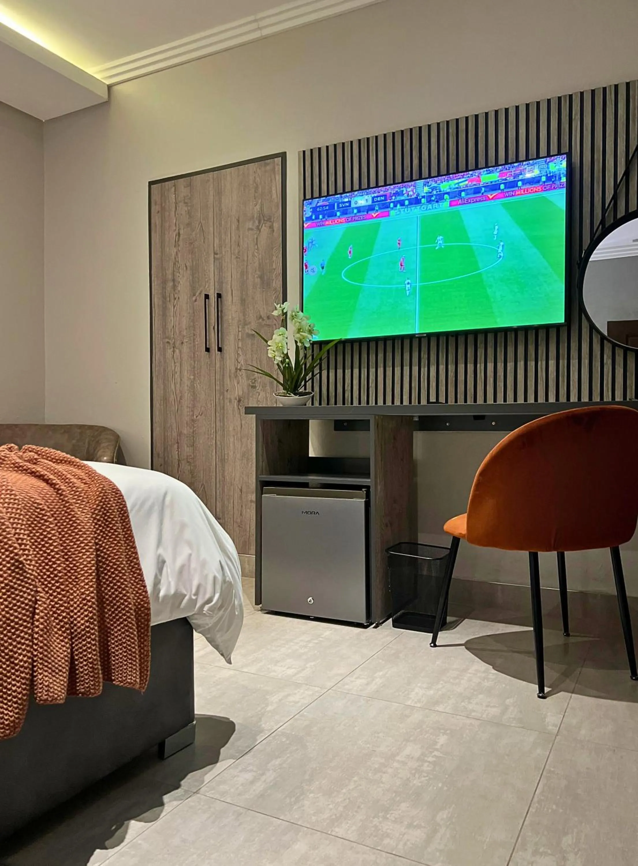 TV and multimedia, Bed in The Cycad Lodge & Chalets