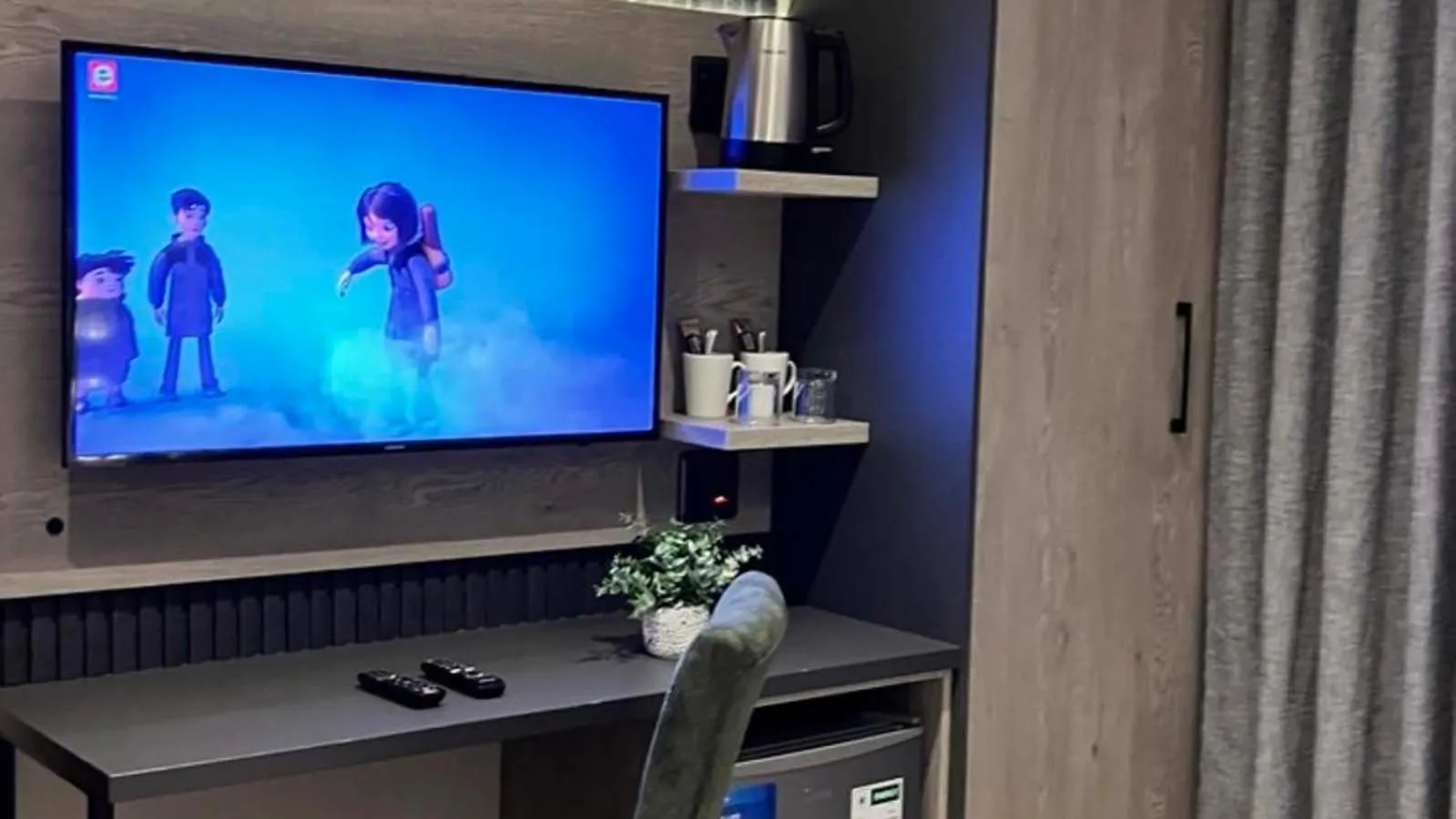 TV and multimedia in The Cycad Lodge & Chalets