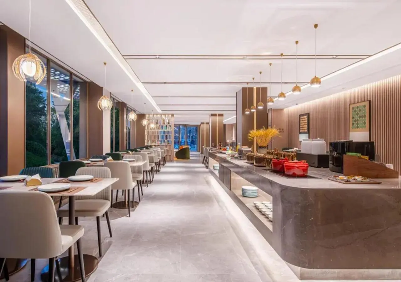 Restaurant/places to eat in Orange Hotel Beijing West Railway Station