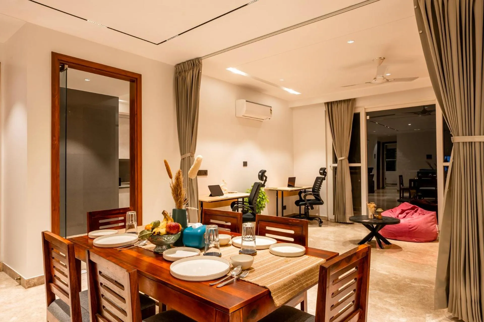 Living room in LiveAway Gurugram, Golf Course Road by PACK