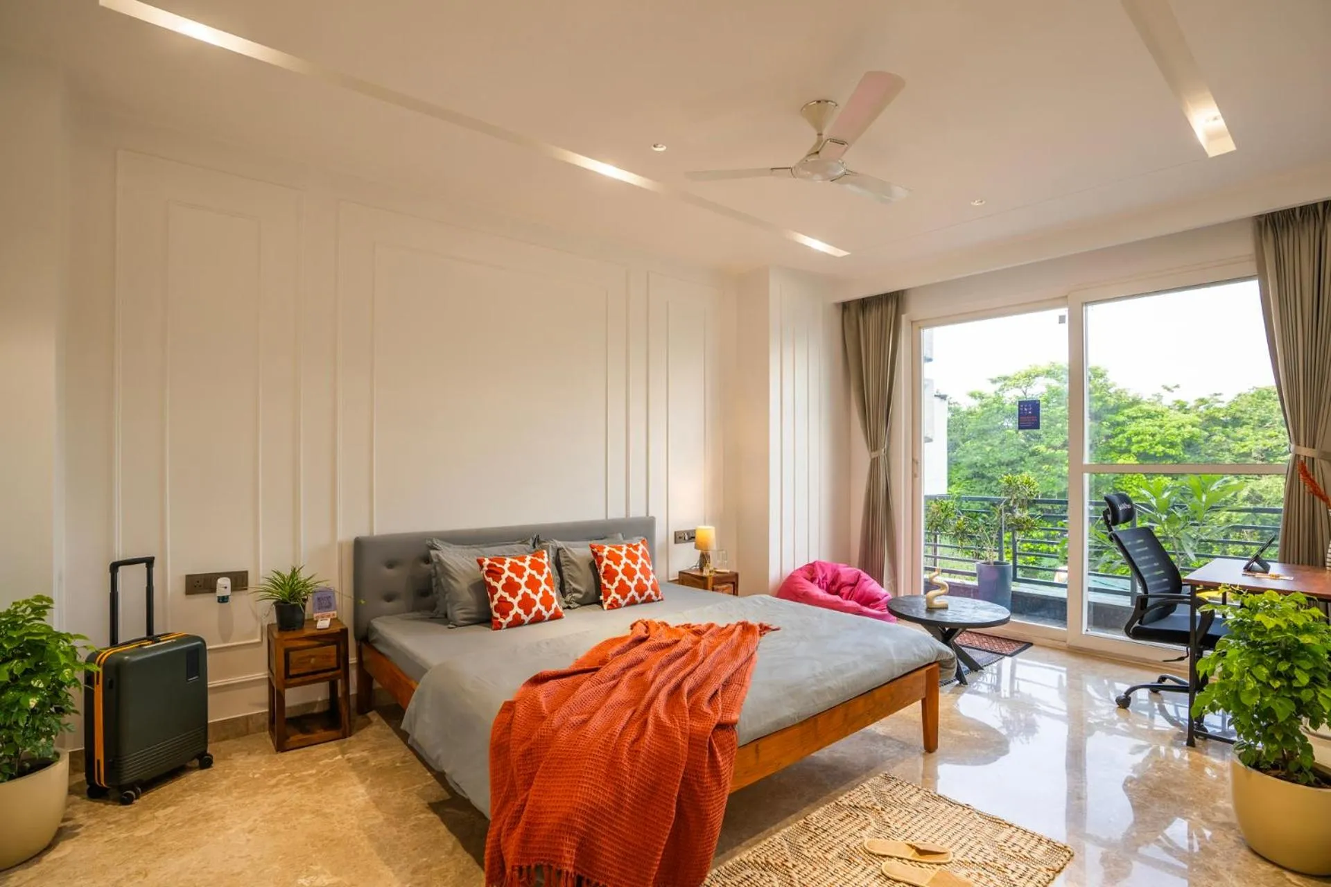 Photo of the whole room, Bed in LiveAway Gurugram, Golf Course Road by PACK