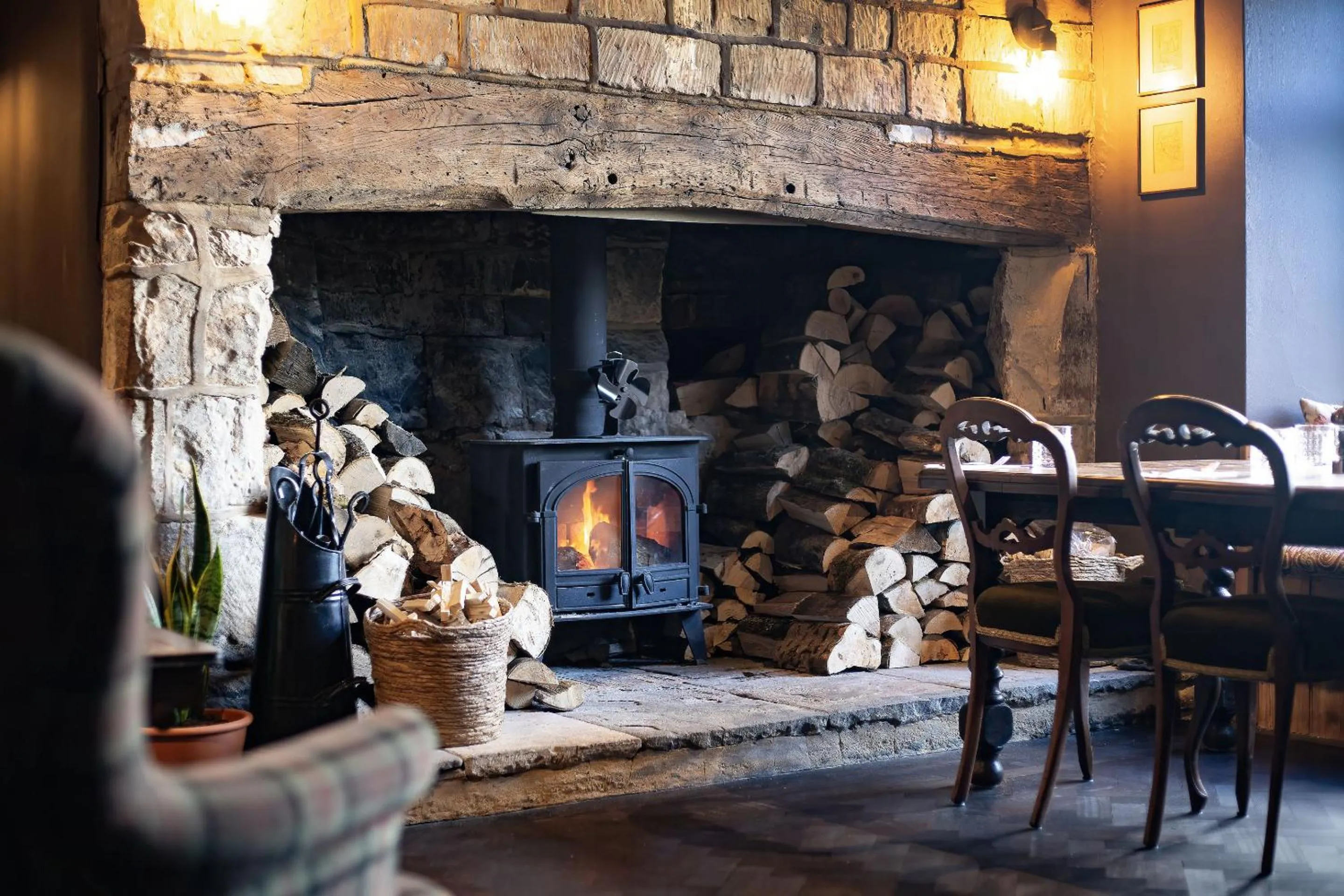 Dining area in The White Hart, Wroughton