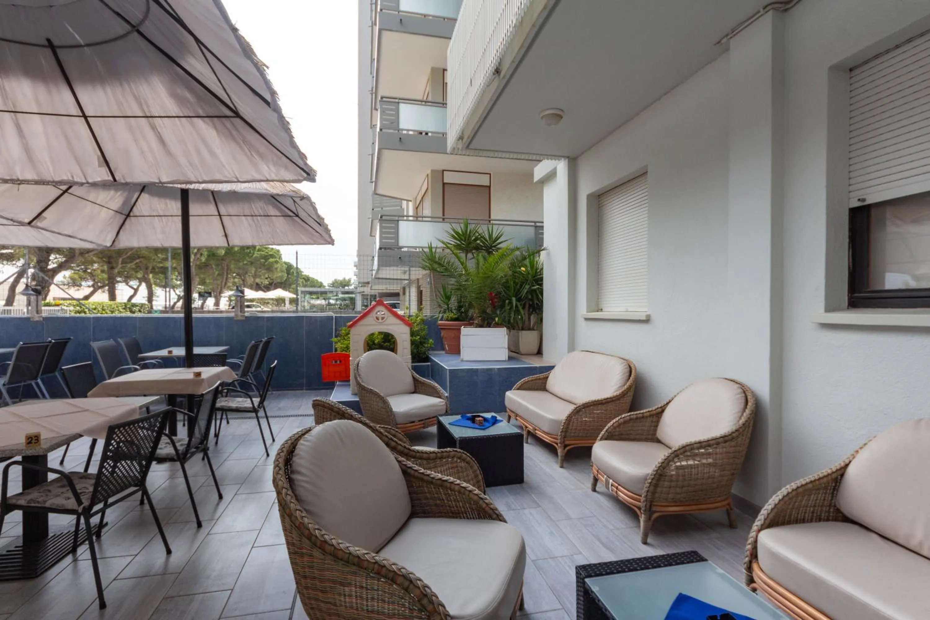 Restaurant/places to eat in Hotel Calipso