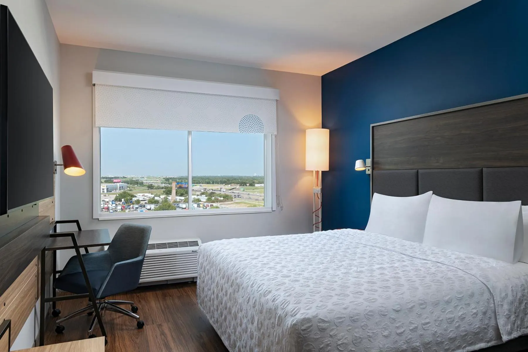 Bedroom, Bed in Tru By Hilton Irving Dfw South
