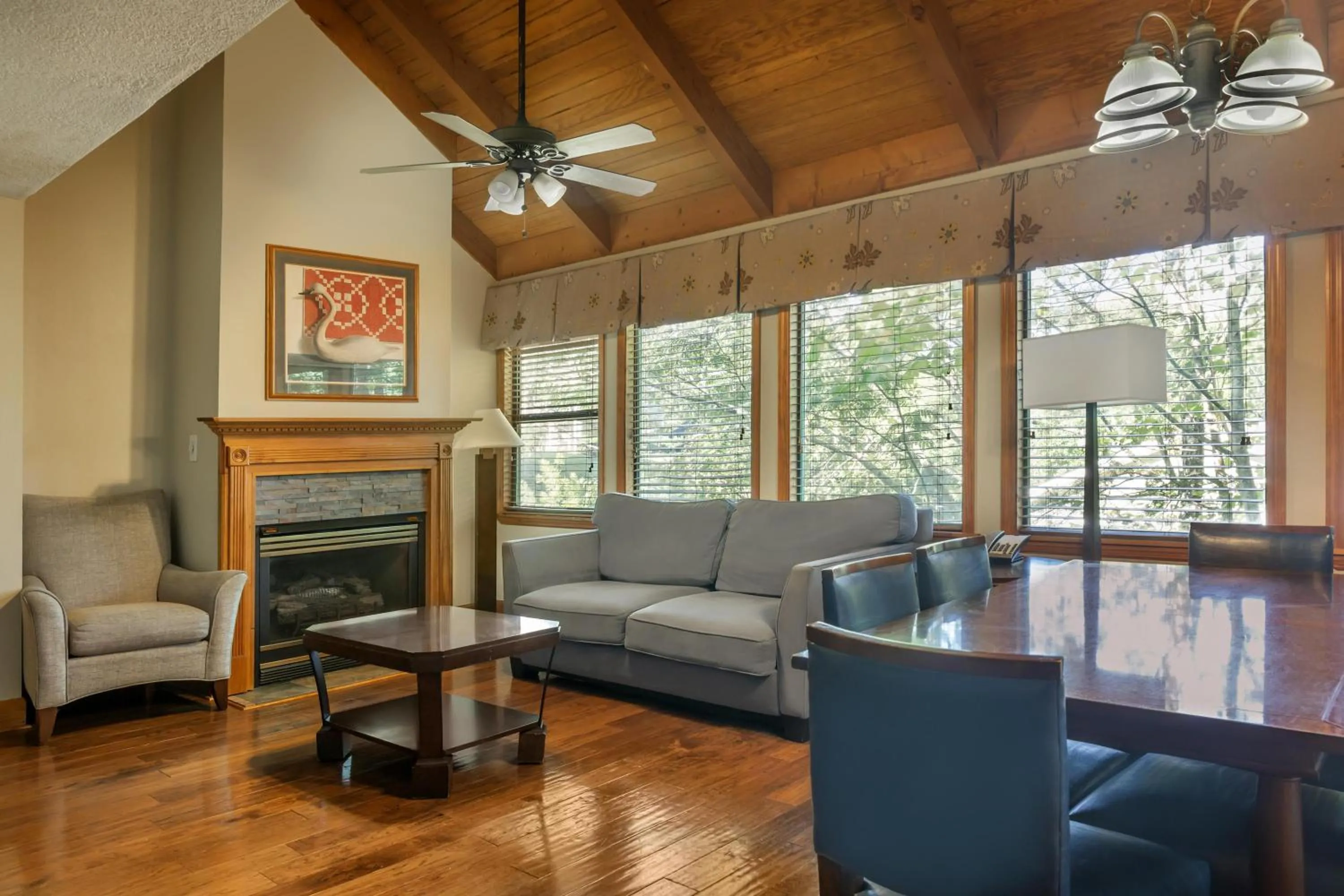 Living room in Hilton Vacation Club Laurel Crest Pigeon Forge