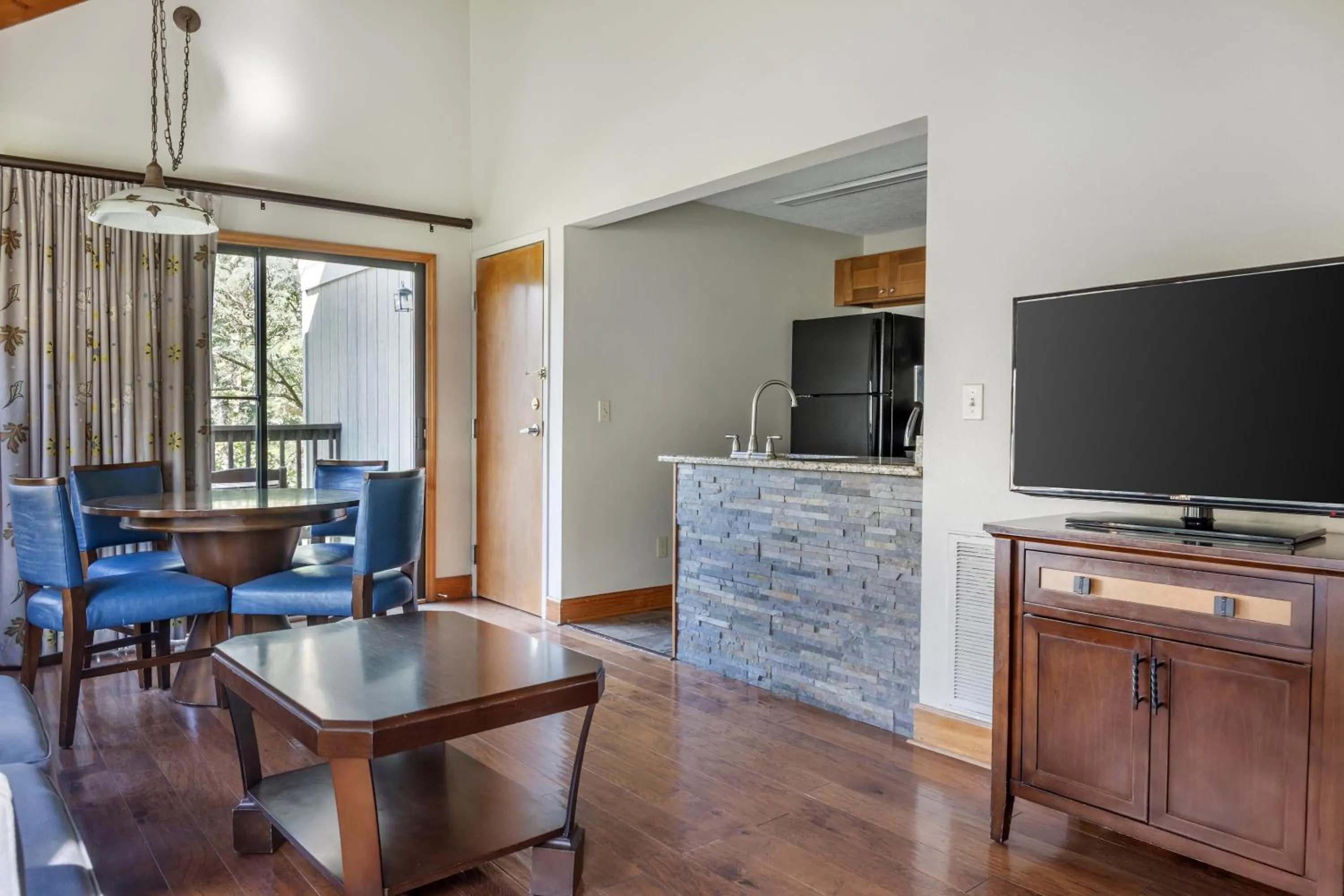 Kitchen or kitchenette in Hilton Vacation Club Laurel Crest Pigeon Forge