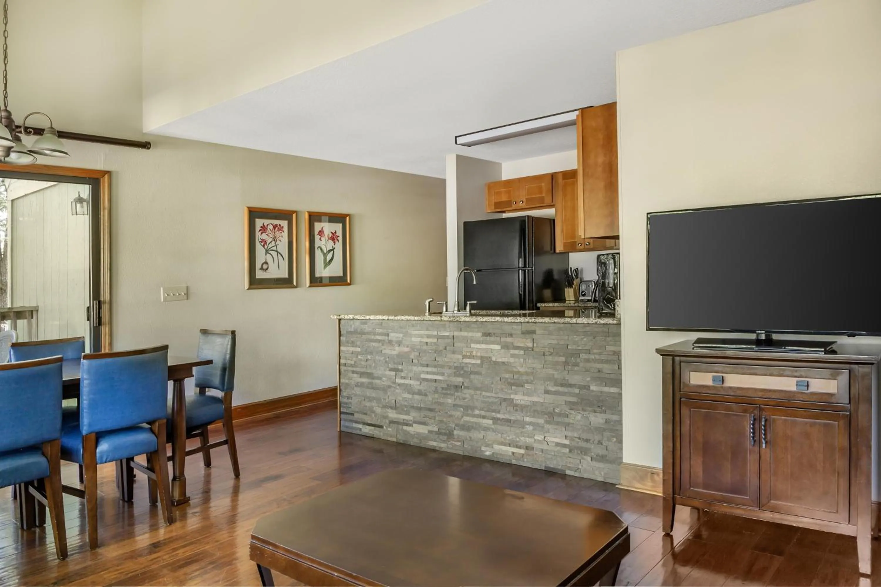 Kitchen or kitchenette in Hilton Vacation Club Laurel Crest Pigeon Forge