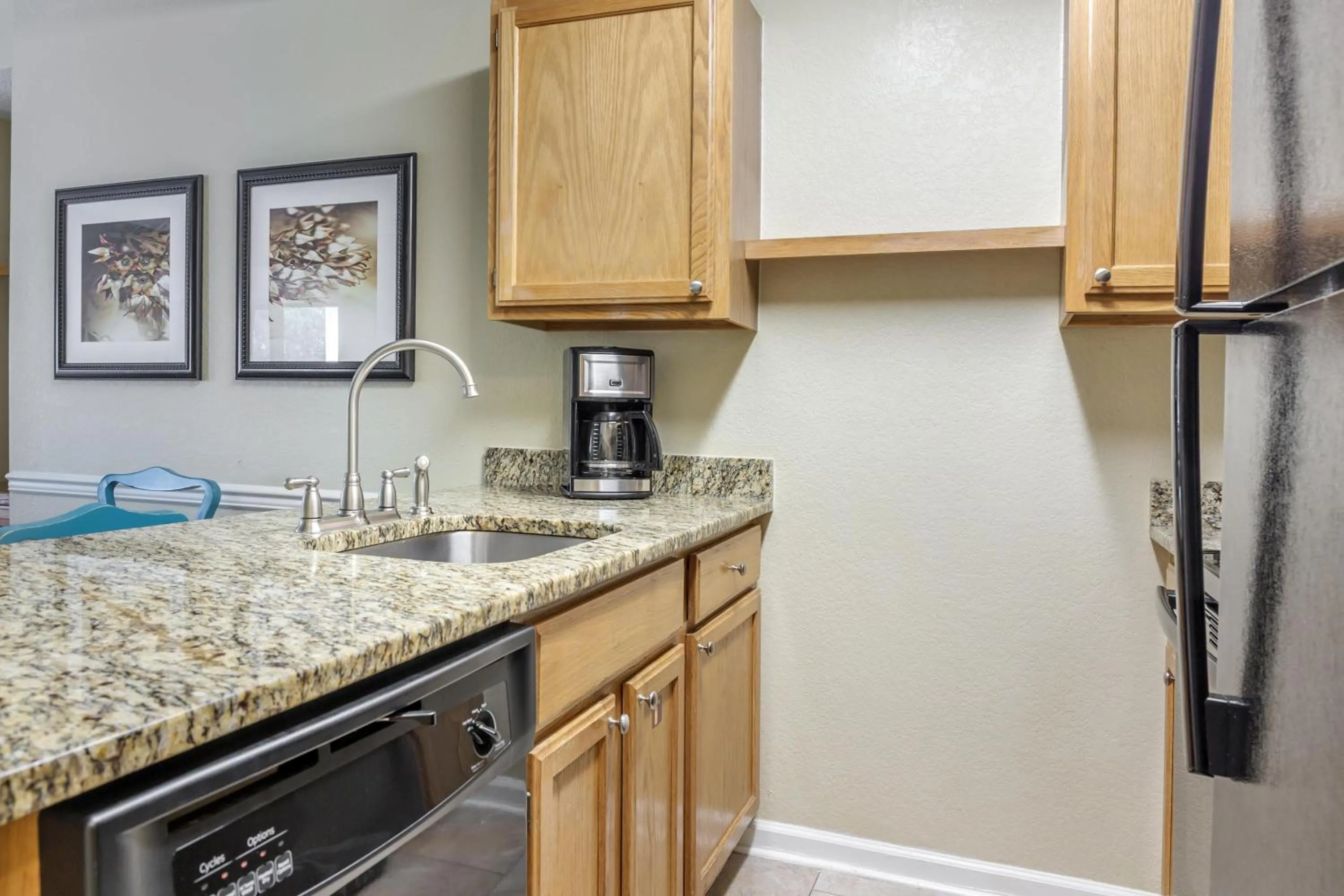 Kitchen or kitchenette in Hilton Vacation Club Laurel Crest Pigeon Forge