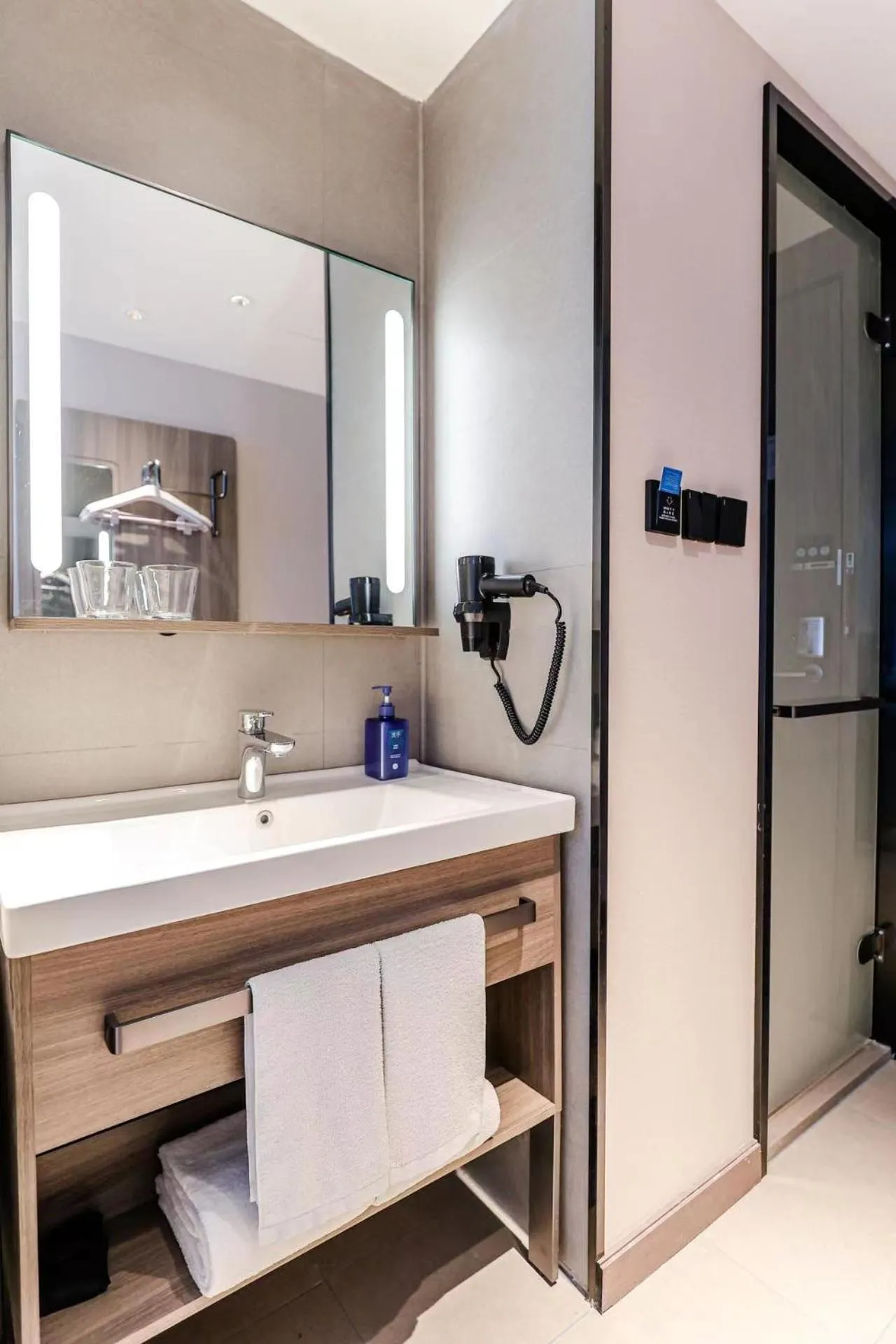 Bedroom in Hanting Hotel Beijing Tongren Hospital Chongwenmen Subway Station