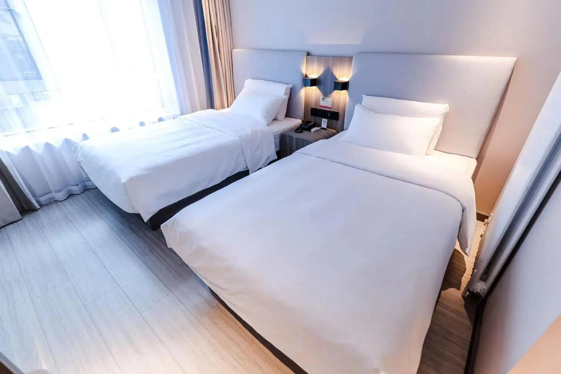 Photo of the whole room in Hanting Hotel Beijing Tongren Hospital Chongwenmen Subway Station Photo of the whole room in Hanting Hotel Beijing Tongren Hospital Chongwenmen Subway Station