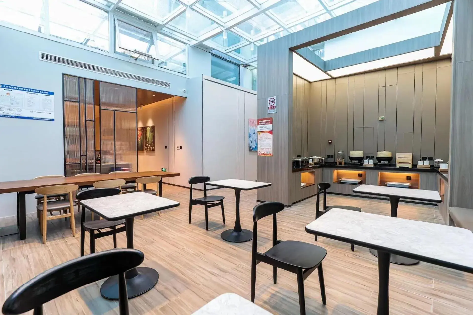 Restaurant/places to eat in Hanting Hotel Beijing Tongren Hospital Chongwenmen Subway Station Restaurant/places to eat in Hanting Hotel Beijing Tongren Hospital Chongwenmen Subway Station