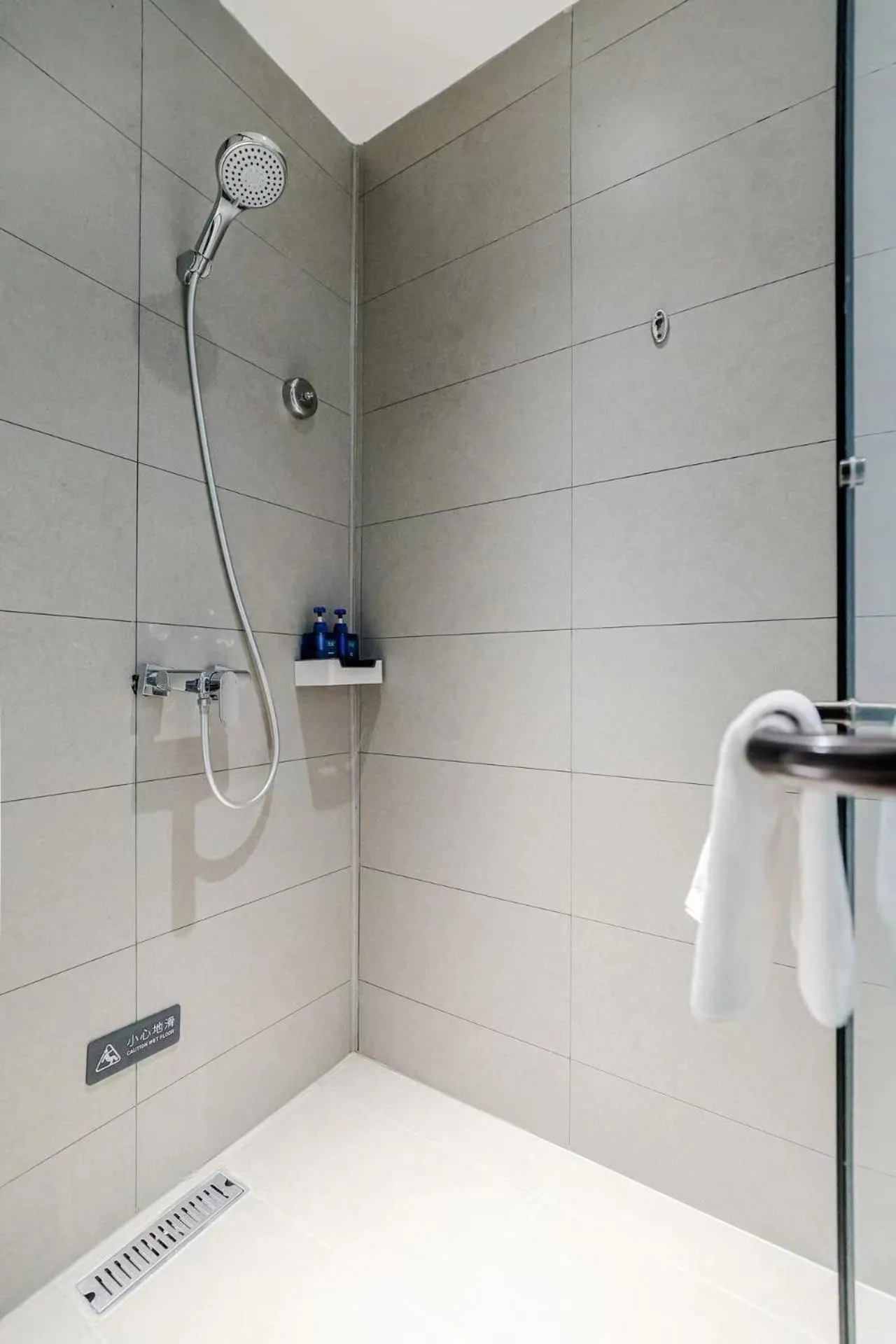 Shower in Hanting Hotel Beijing Tongren Hospital Chongwenmen Subway Station