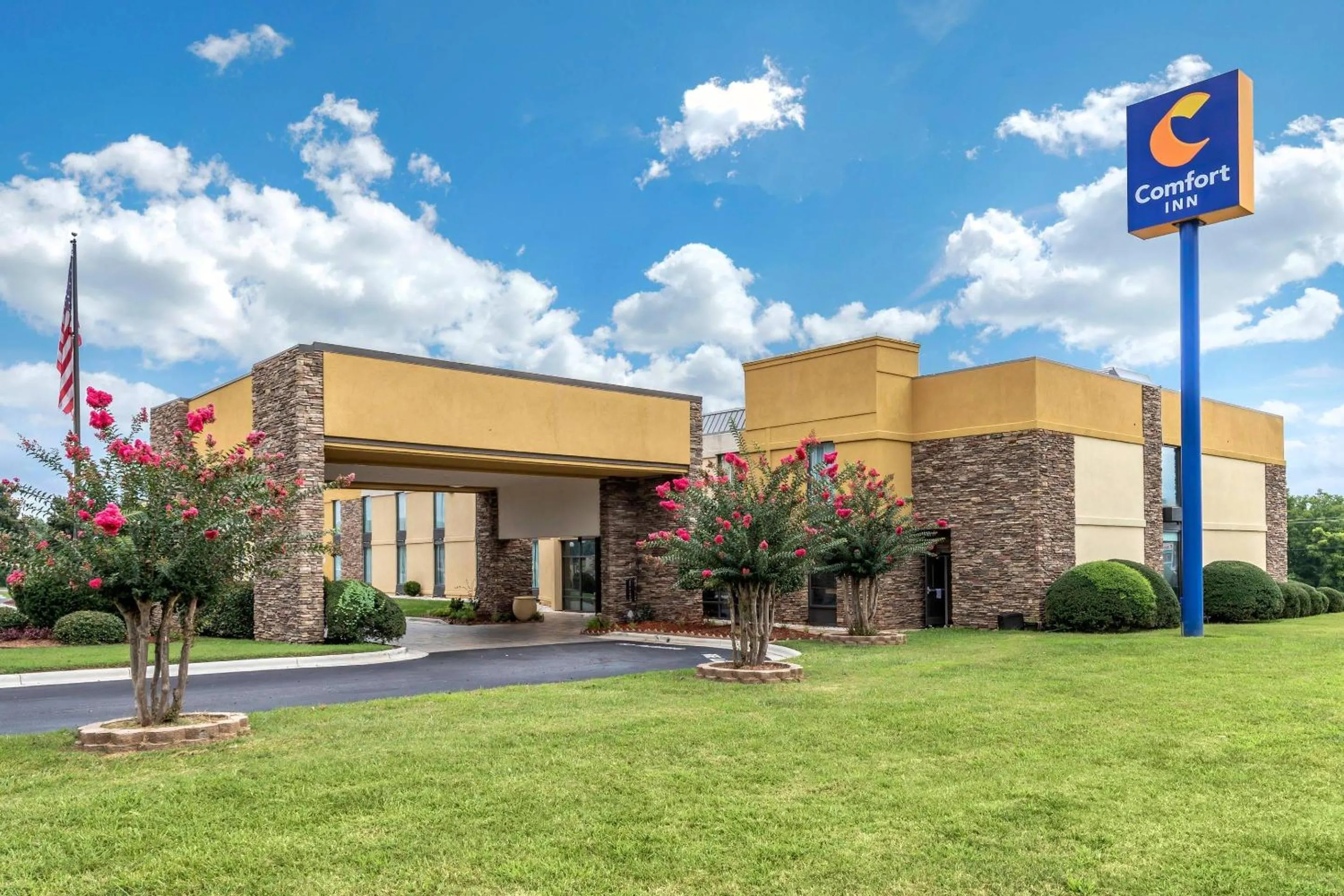 Property building in Comfort Inn Shelby