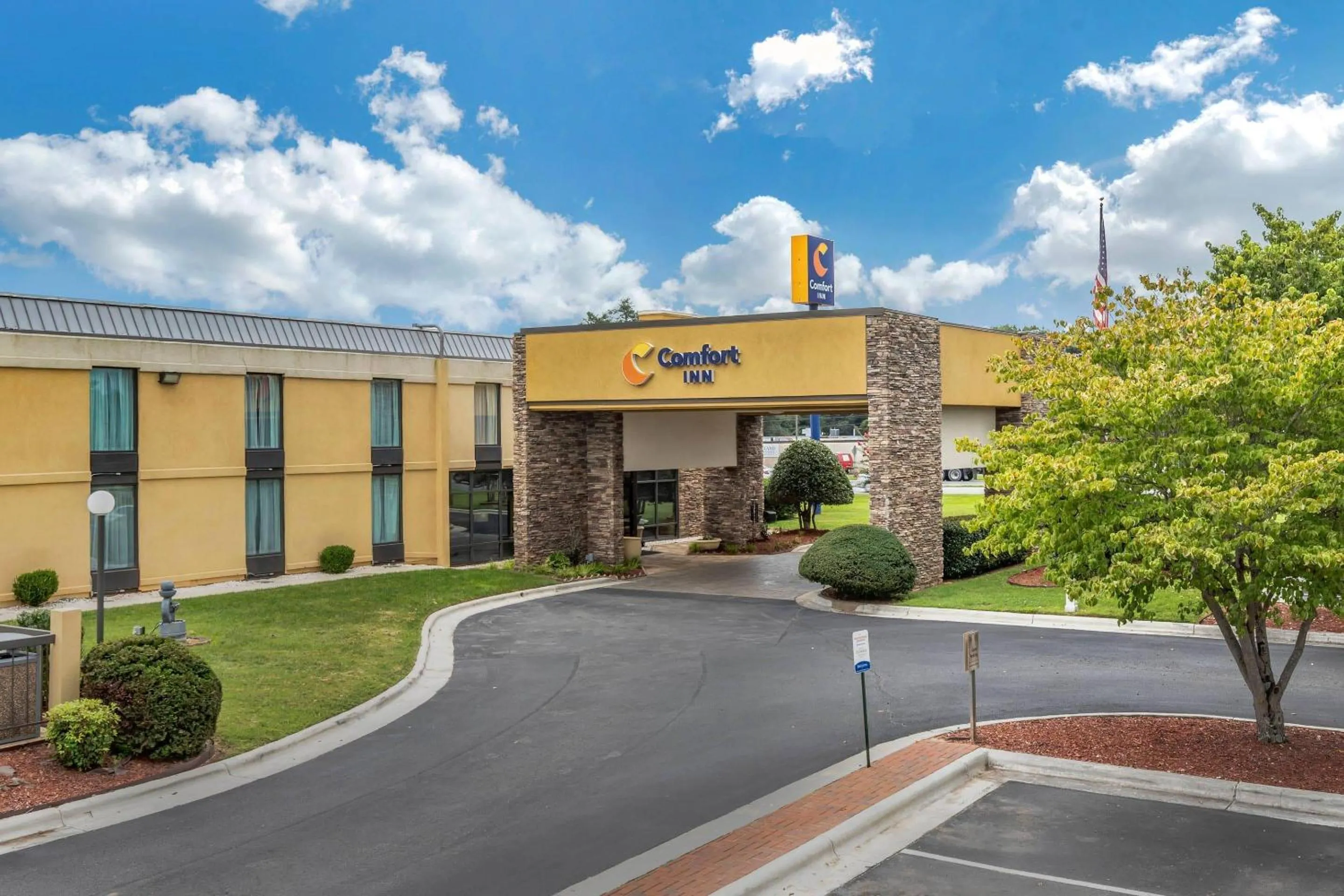 Property building in Comfort Inn Shelby
