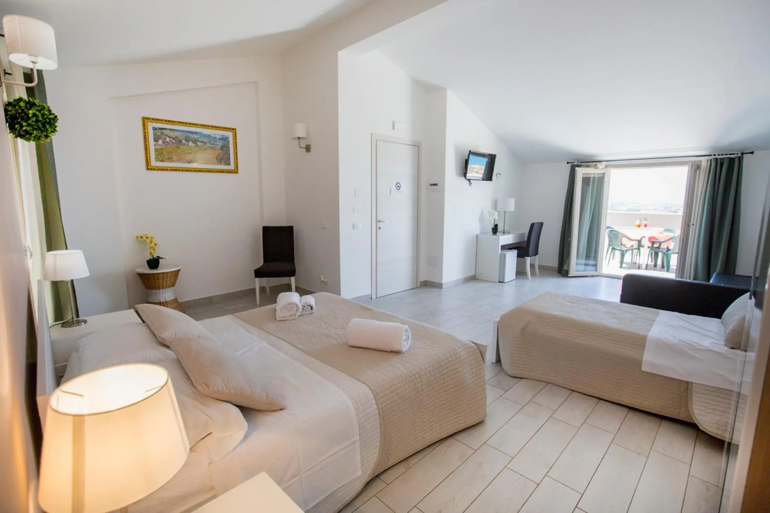 Bed in Belvedere Rent Rooms Bed in Belvedere Rent Rooms