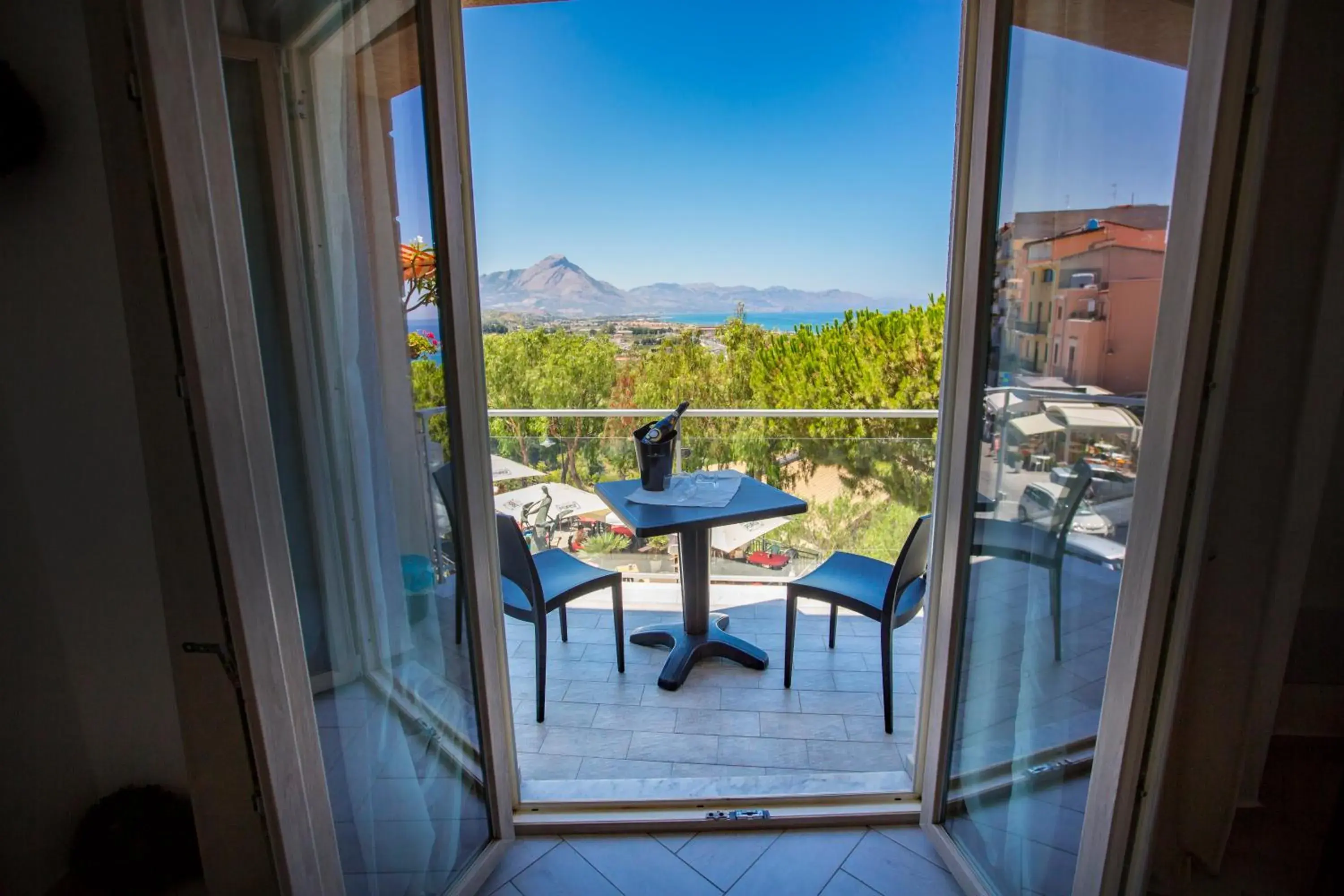 View (from property/room) in Belvedere Rent Rooms View (from property/room) in Belvedere Rent Rooms