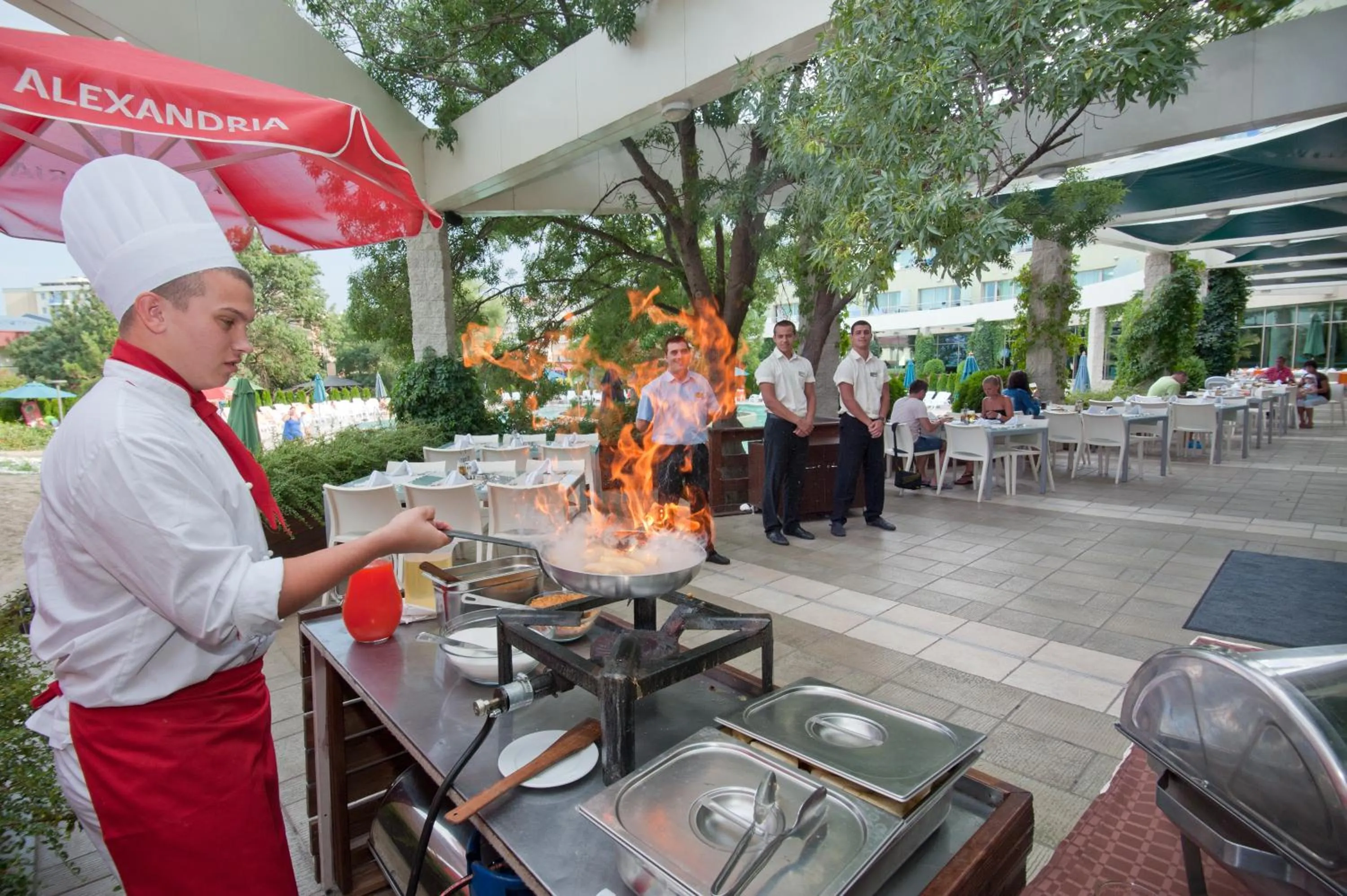 Food in Jeravi Club Hotel - All Inclusive