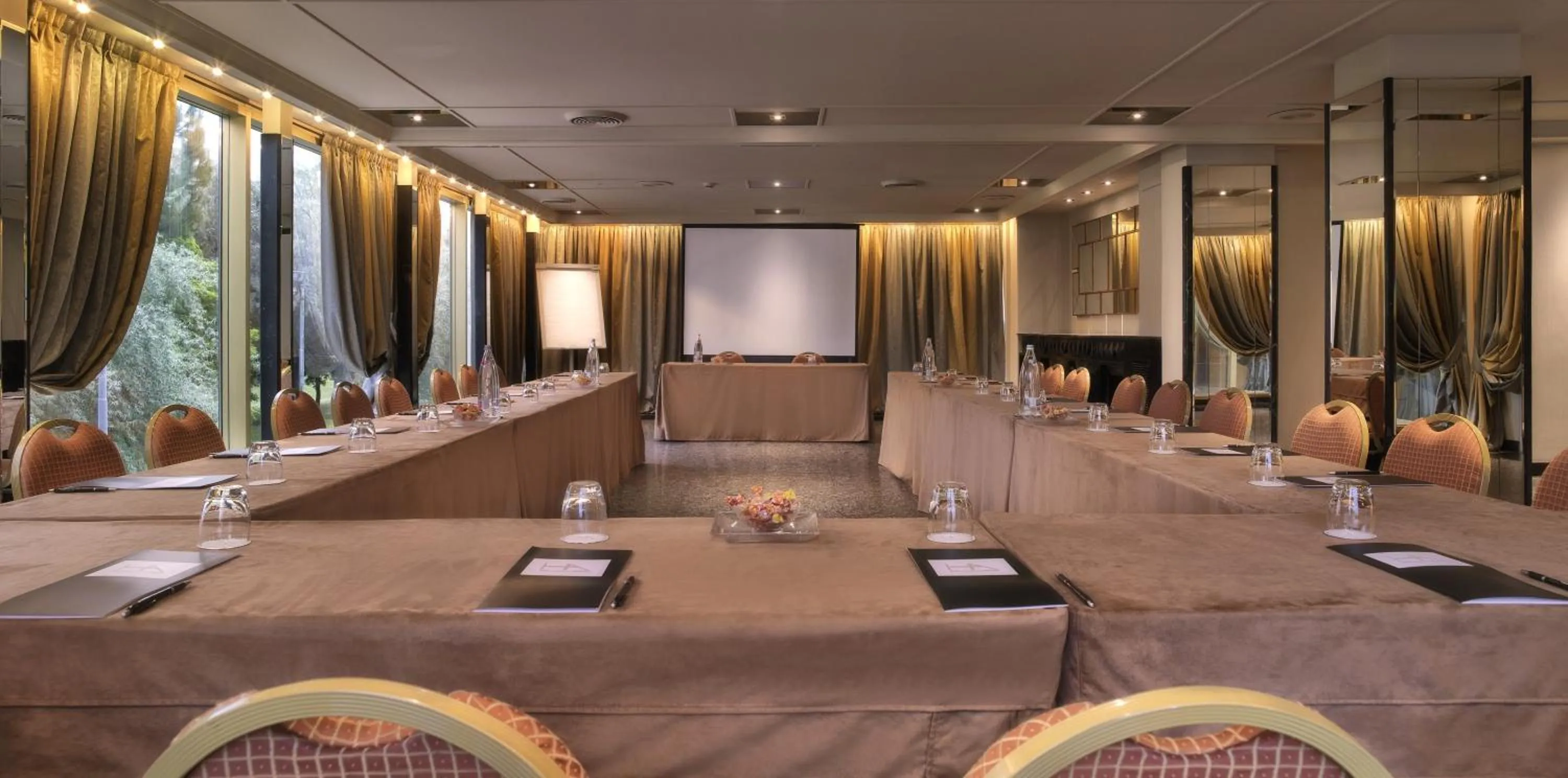 Business facilities in Hotel Ambasciatori