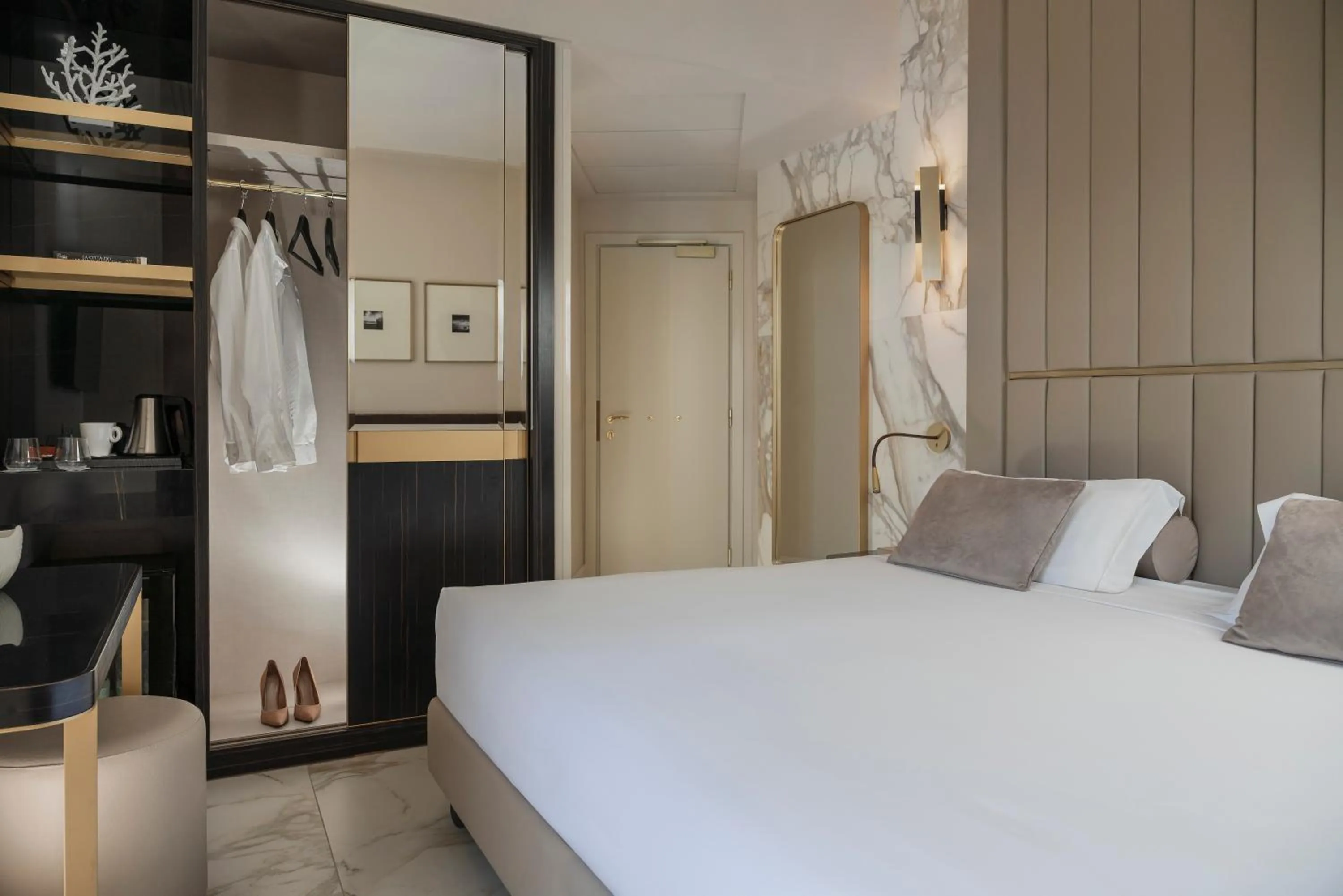 Bed in Hotel Ambasciatori