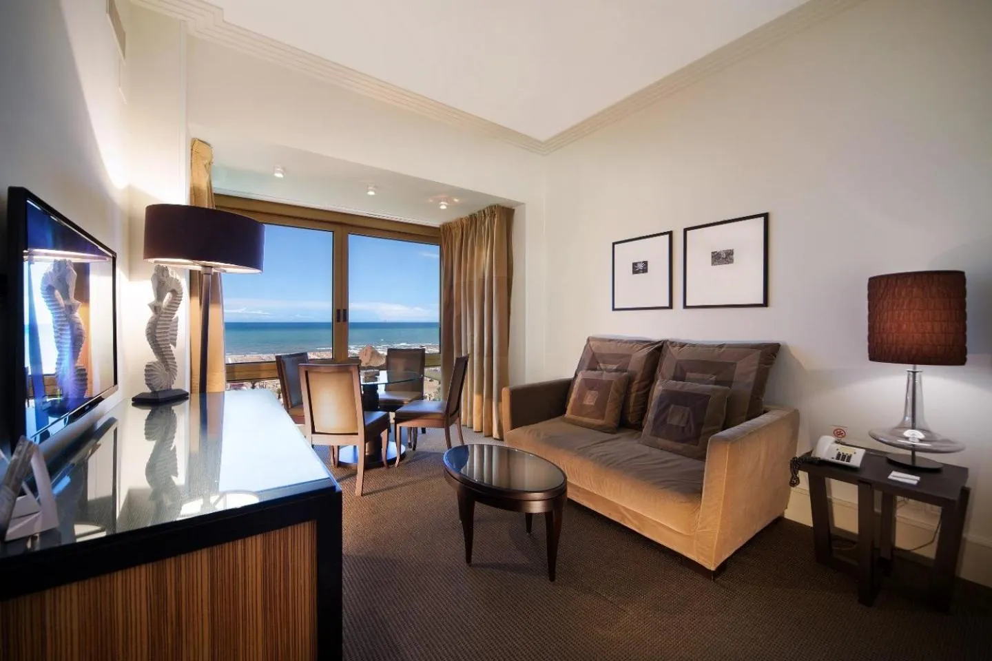 TV and multimedia in Hotel Ambasciatori