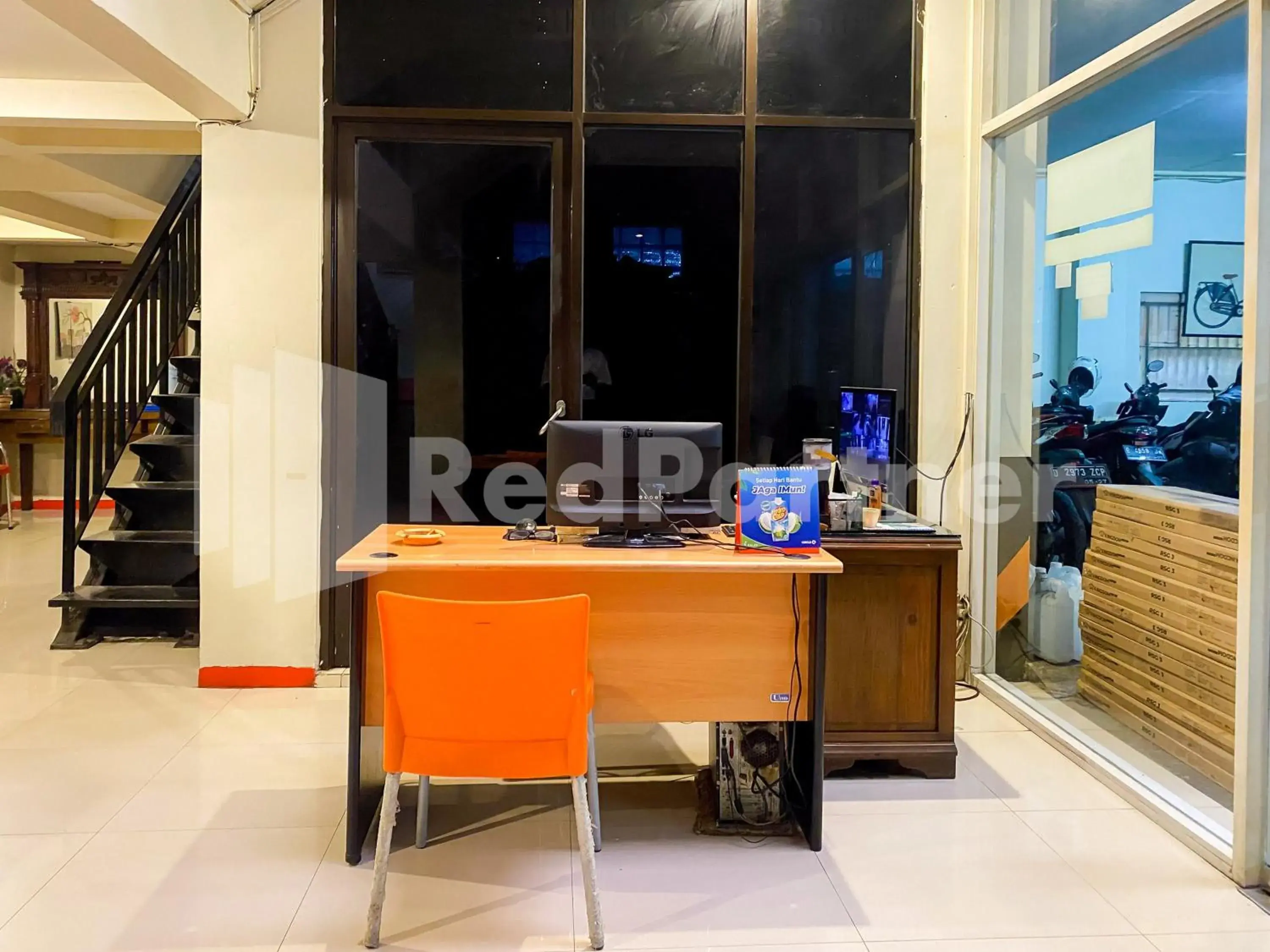 Lobby or reception in Audah Guesthouse Syariah RedPartner Lobby or reception in Audah Guesthouse Syariah RedPartner