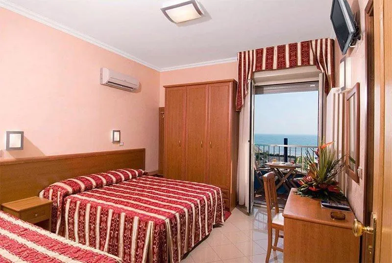 Bed in Hotel Bristol - Koolibry Hotels