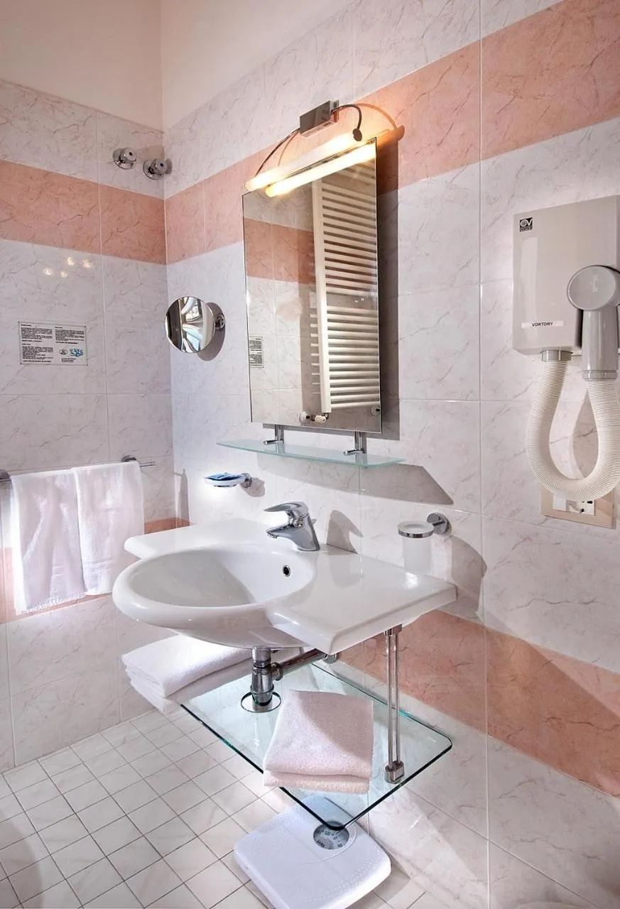 Bathroom in Hotel Bristol - Koolibry Hotels