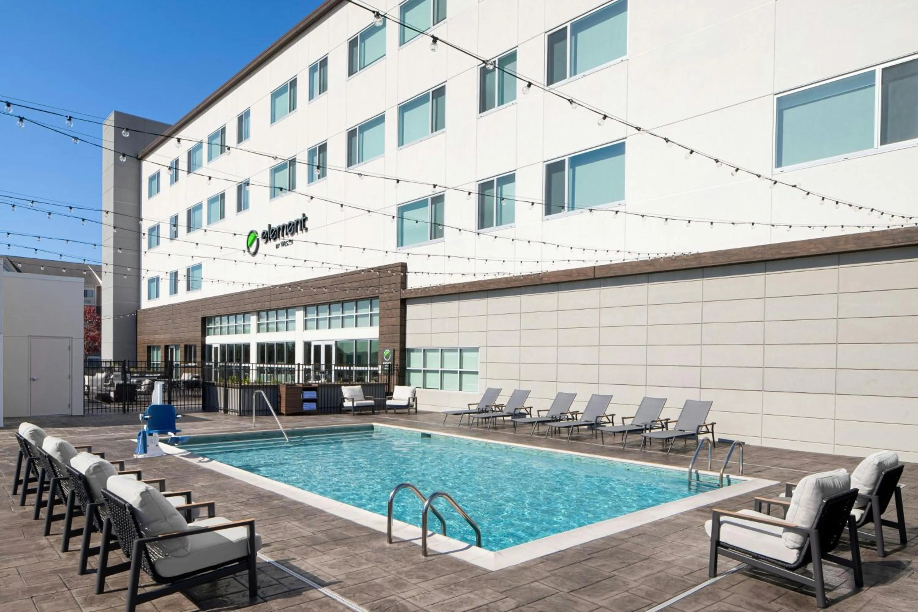 Swimming pool in Element Opelika Auburn