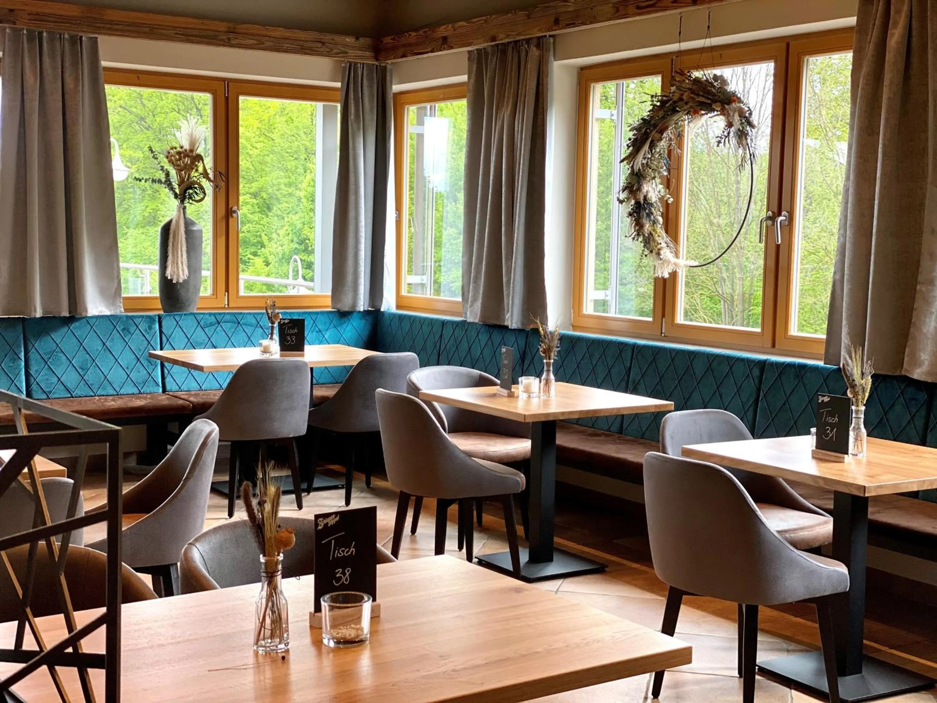 Restaurant/places to eat in Landhotel Heimathenhof