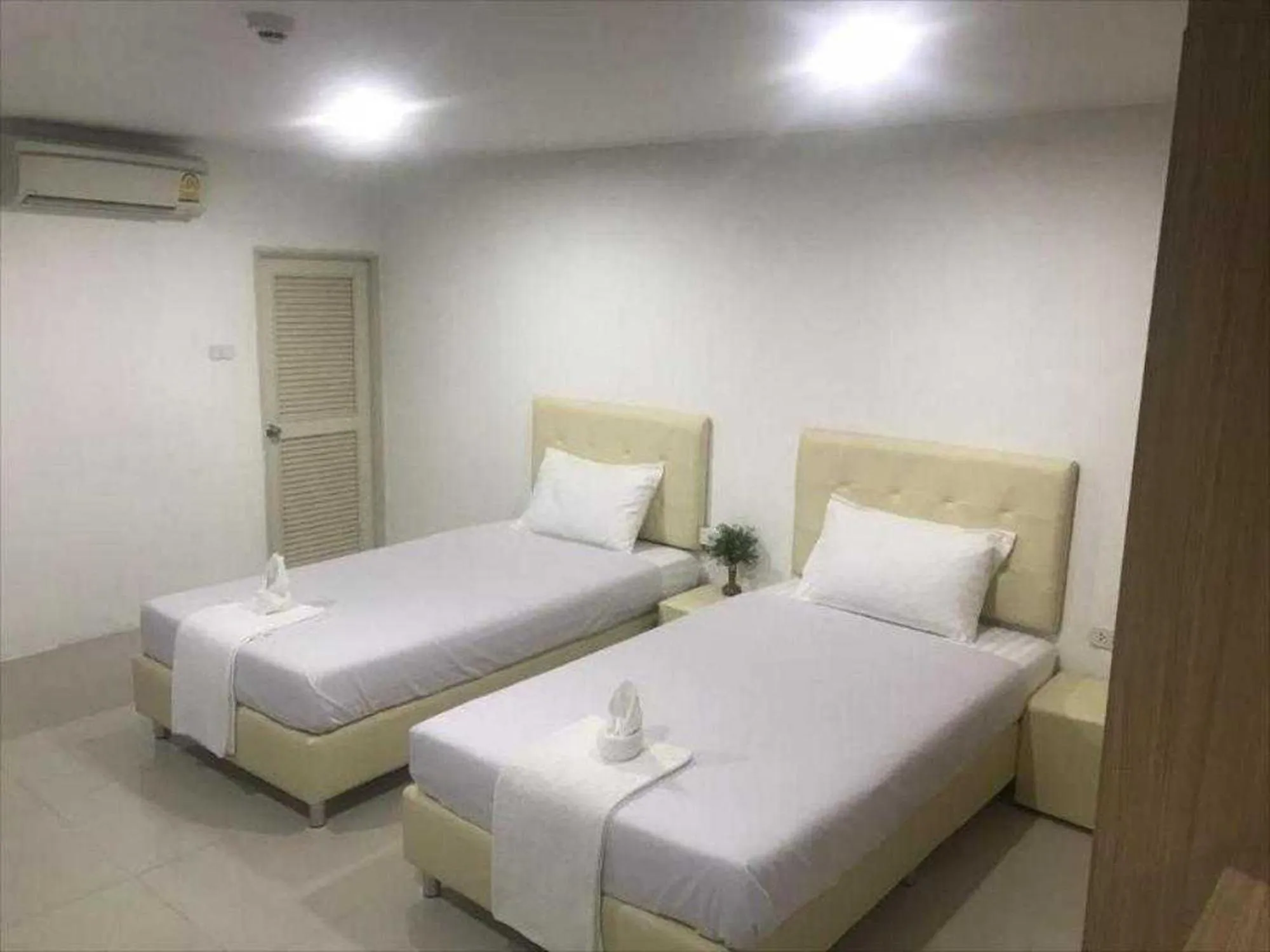 Bedroom, Bed in Townhouse Siam Privi Hotel