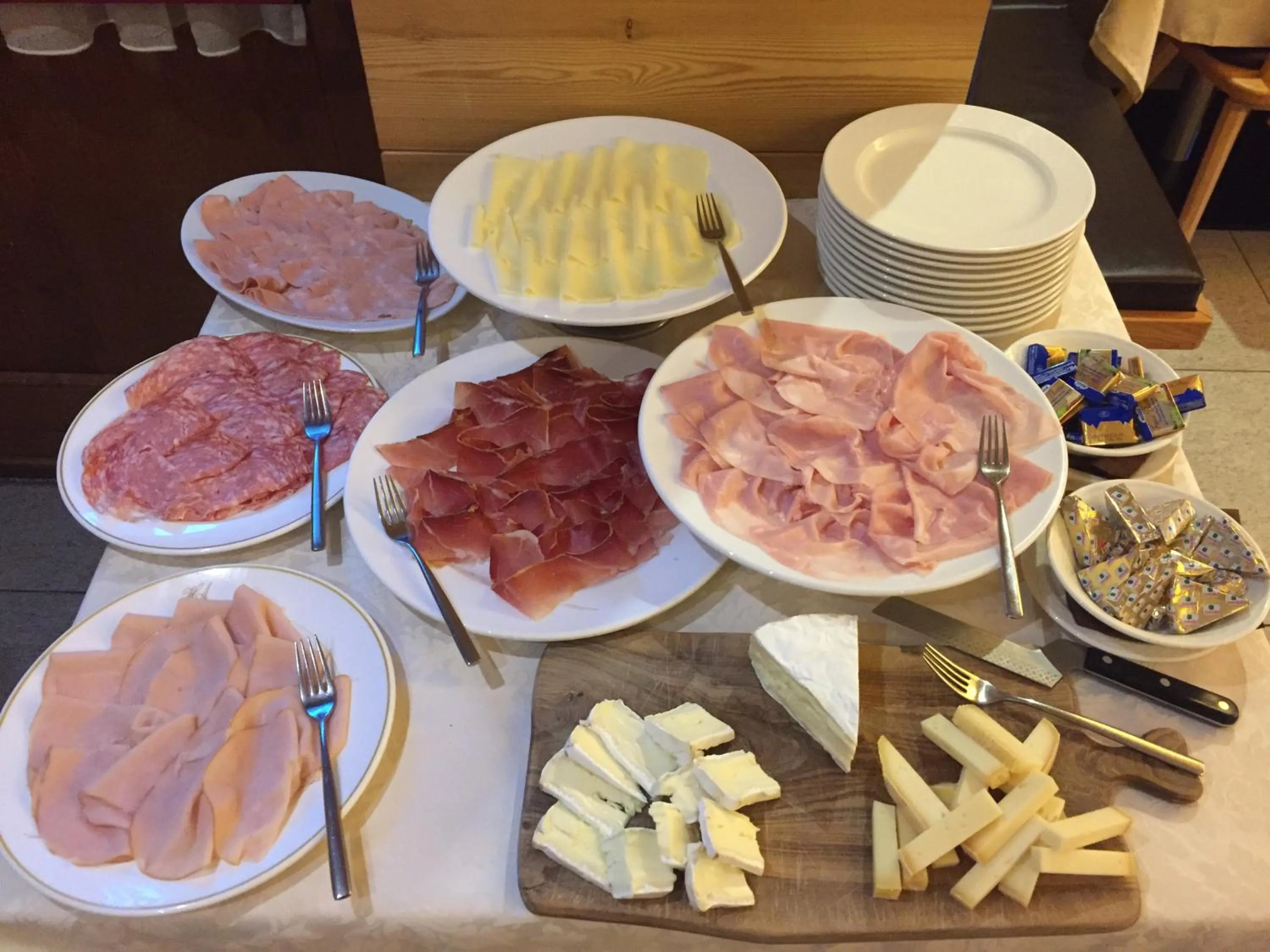 Restaurant/places to eat in Hotel Ariston ***S