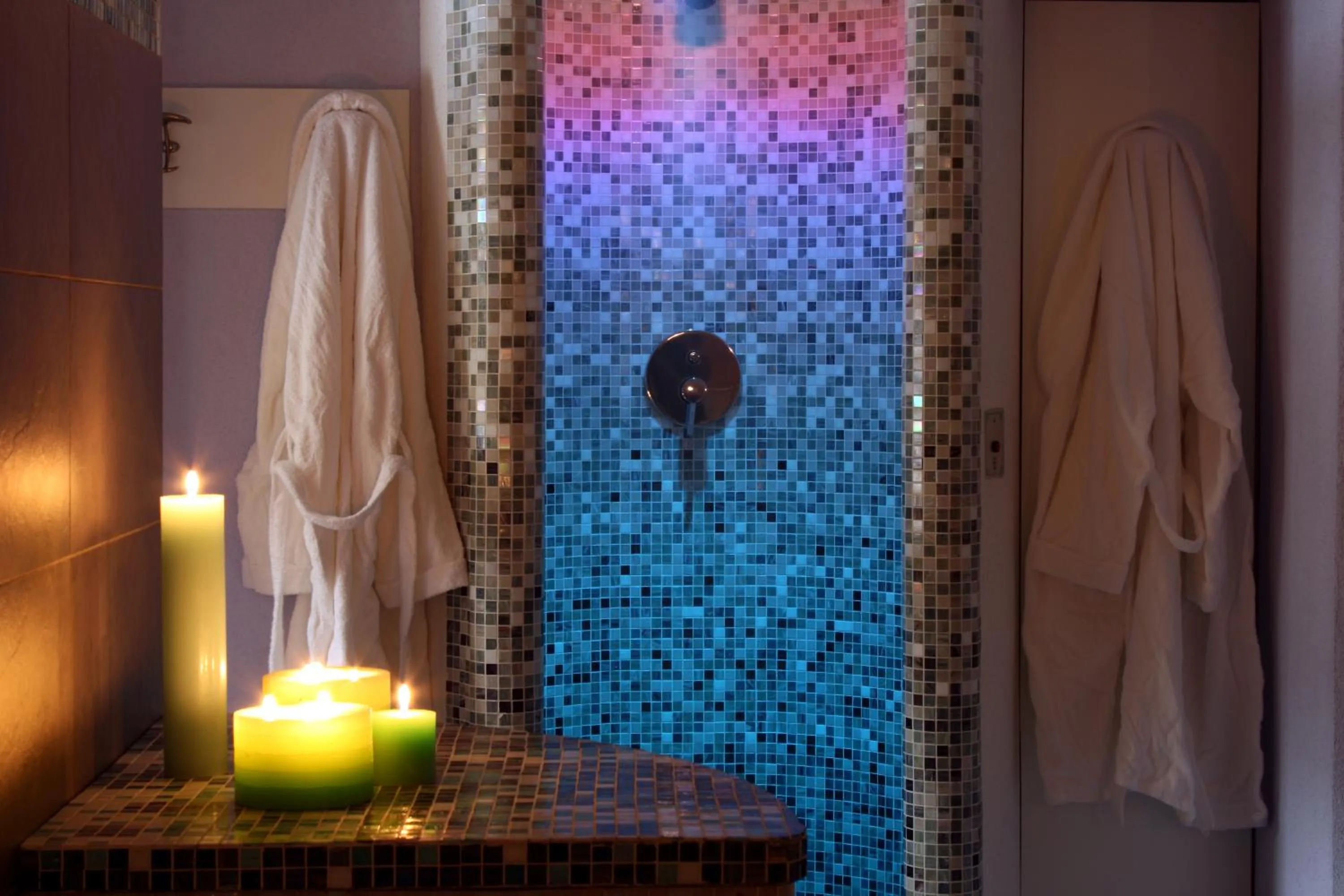 Swimming pool in Hotel Ariston ***S