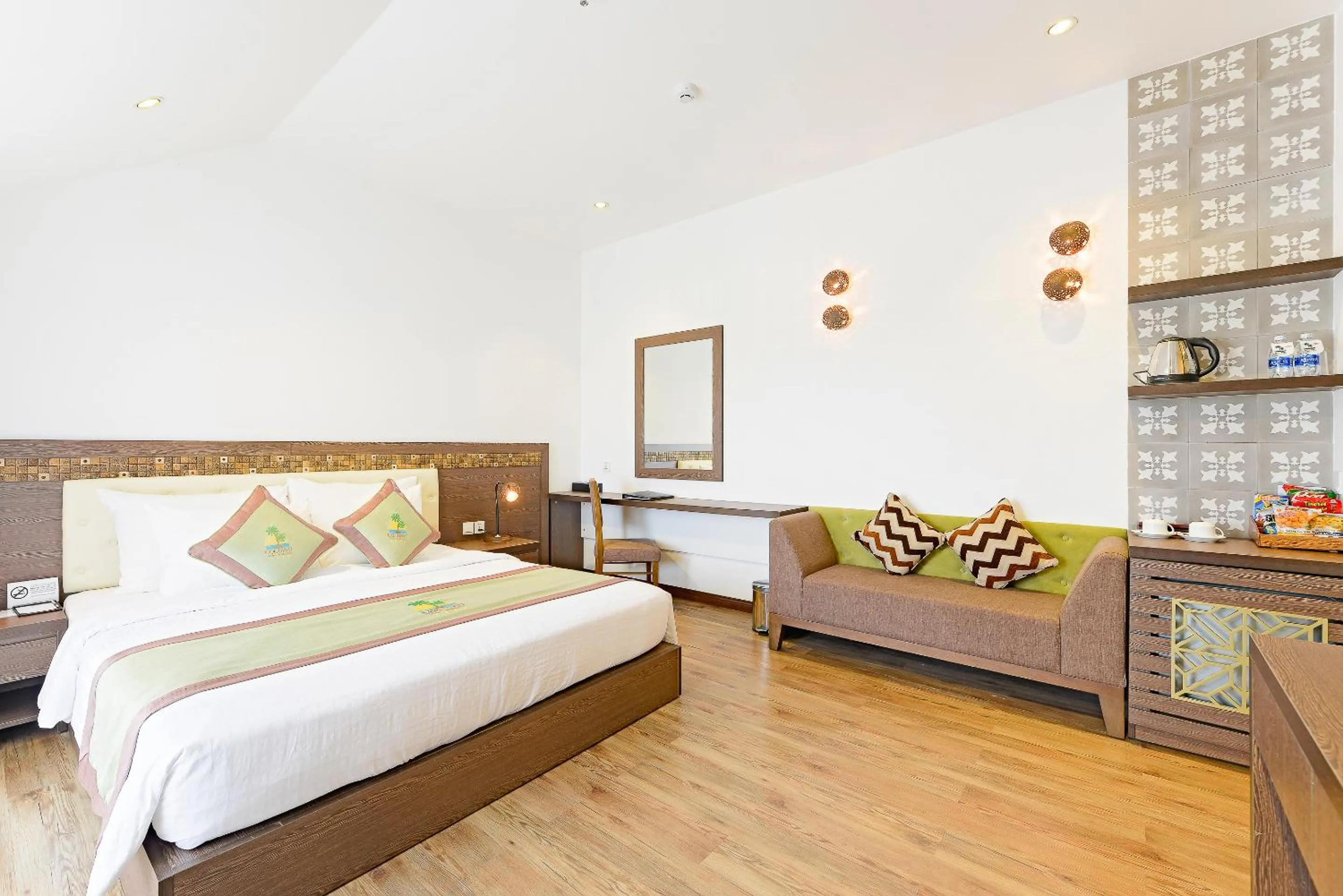 Bedroom, Bed in Ben Tre Riverside Resort