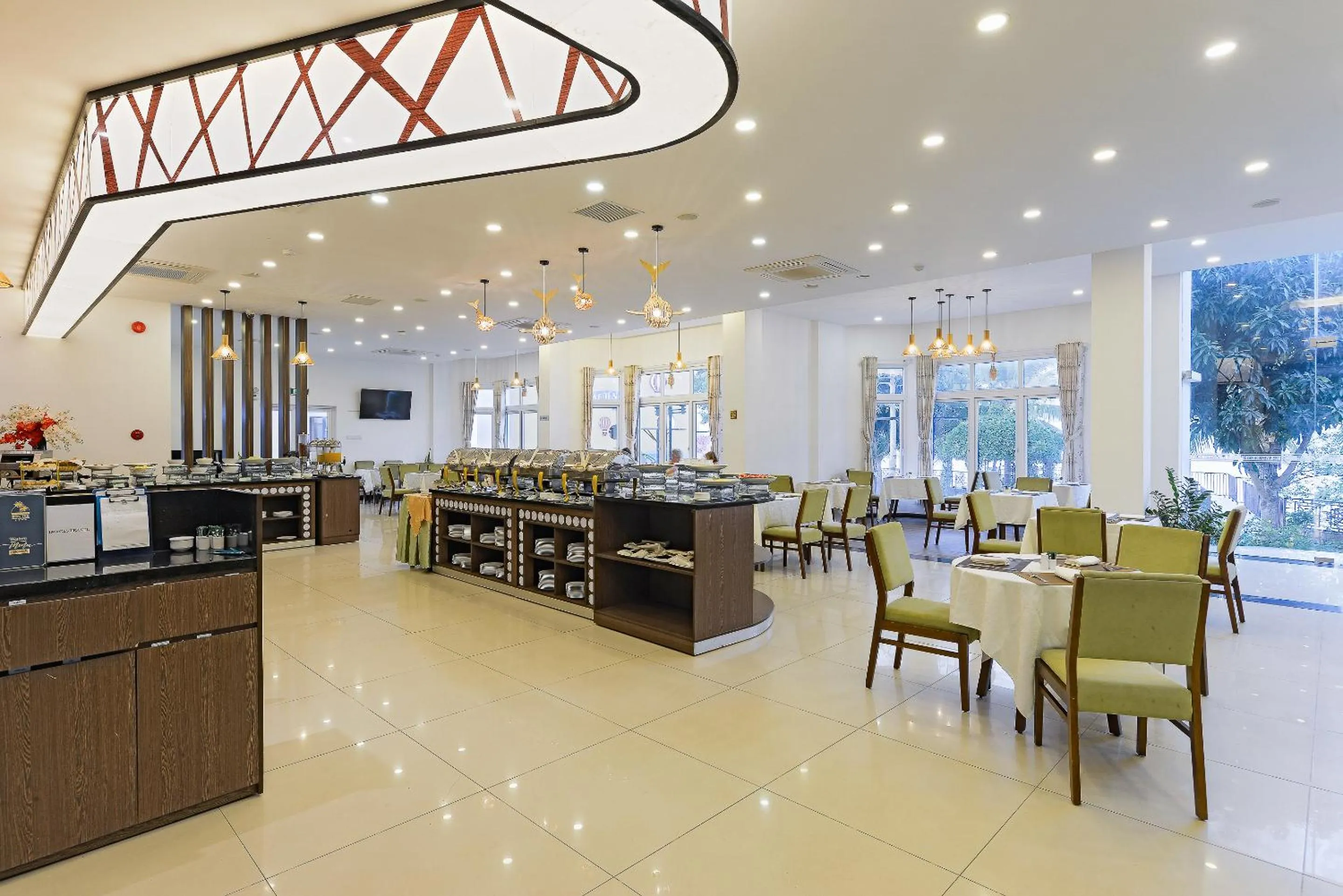 Restaurant/places to eat in Ben Tre Riverside Resort