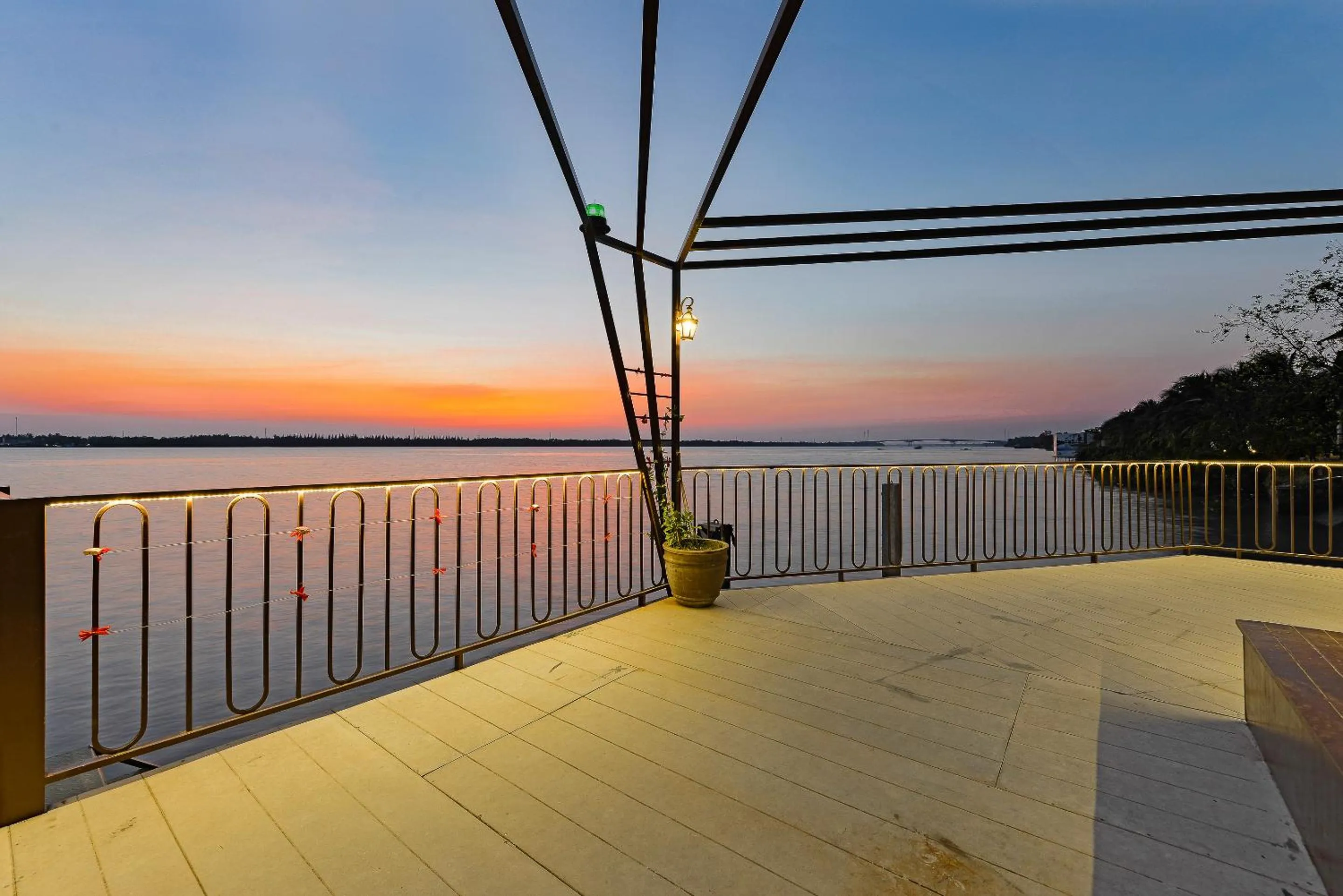 Sunset in Ben Tre Riverside Resort