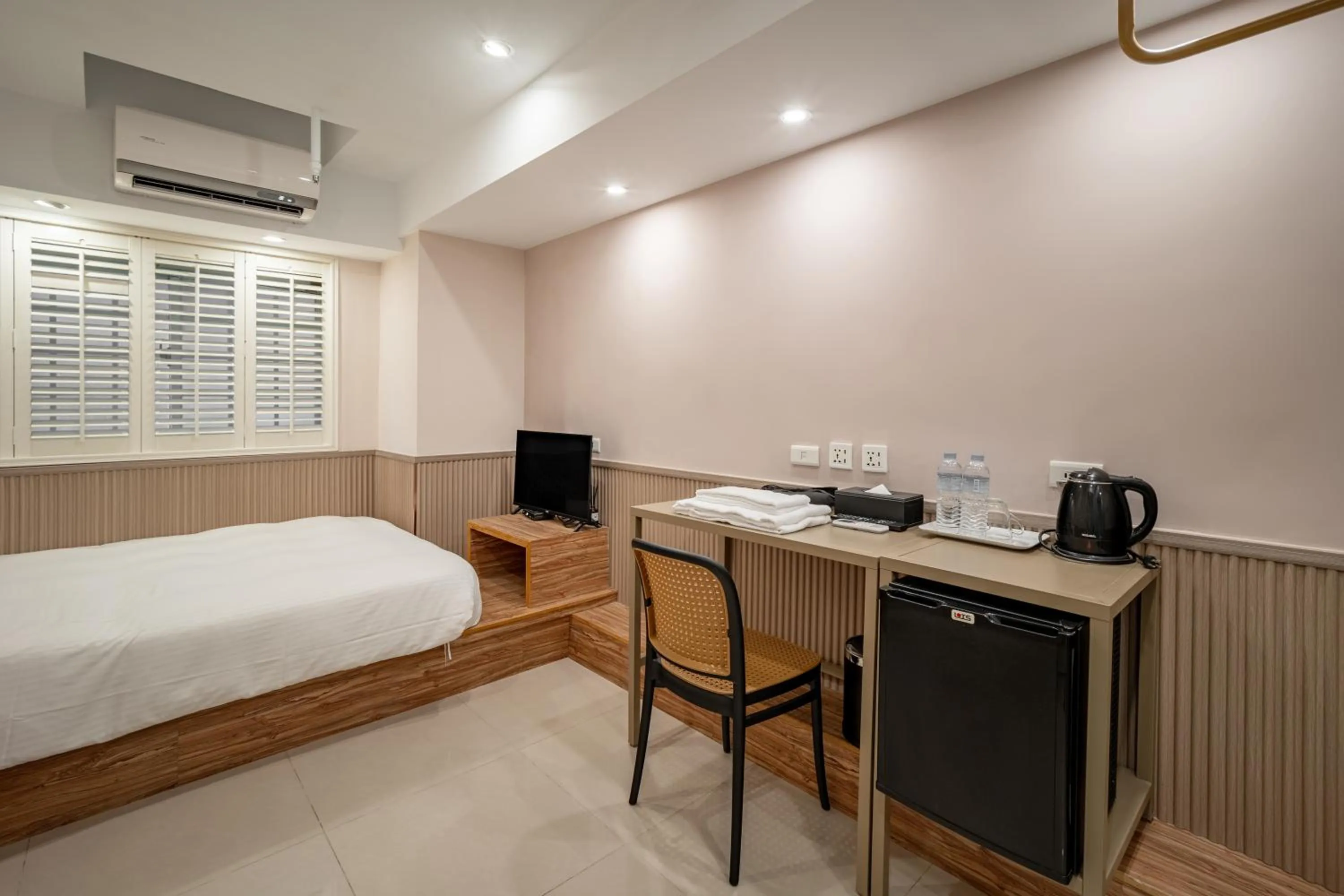 Photo of the whole room, Bed in 慶爾喜旅館長沙館Cheers Loft Self Check-in Hotel