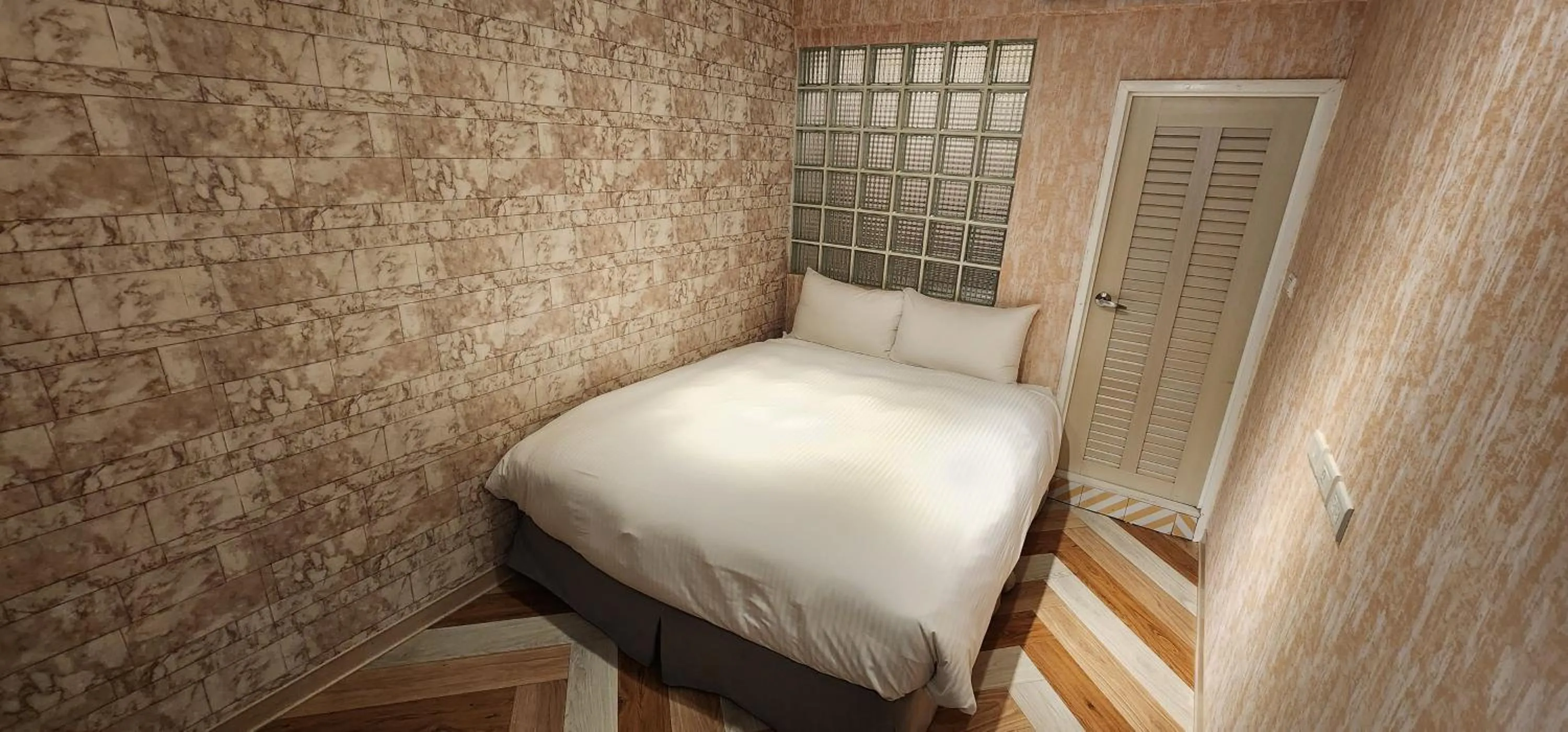 Photo of the whole room, Bed in 慶爾喜旅館長沙館Cheers Loft Self Check-in Hotel