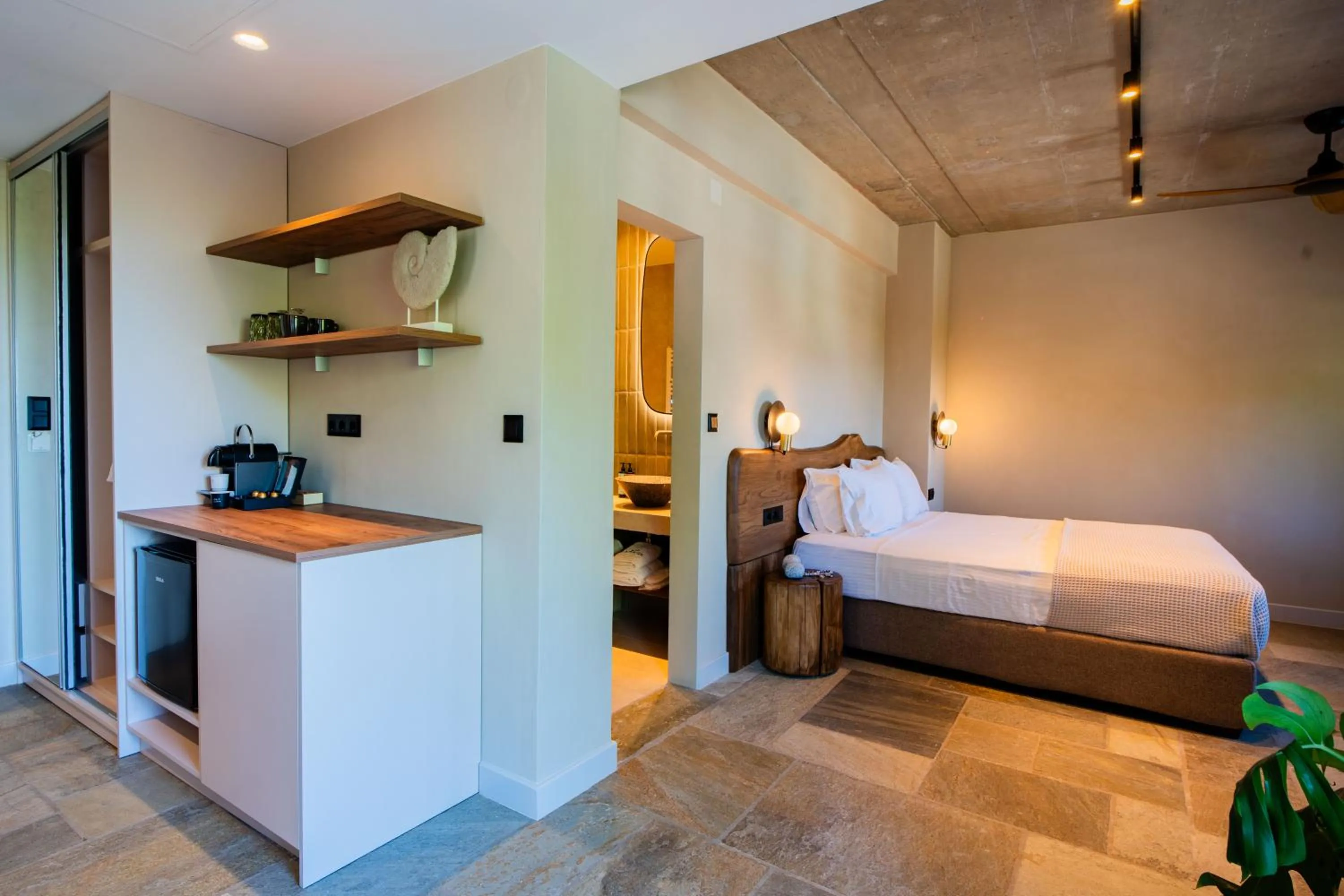 Photo of the whole room, Bed in 12 Months Resort & Spa