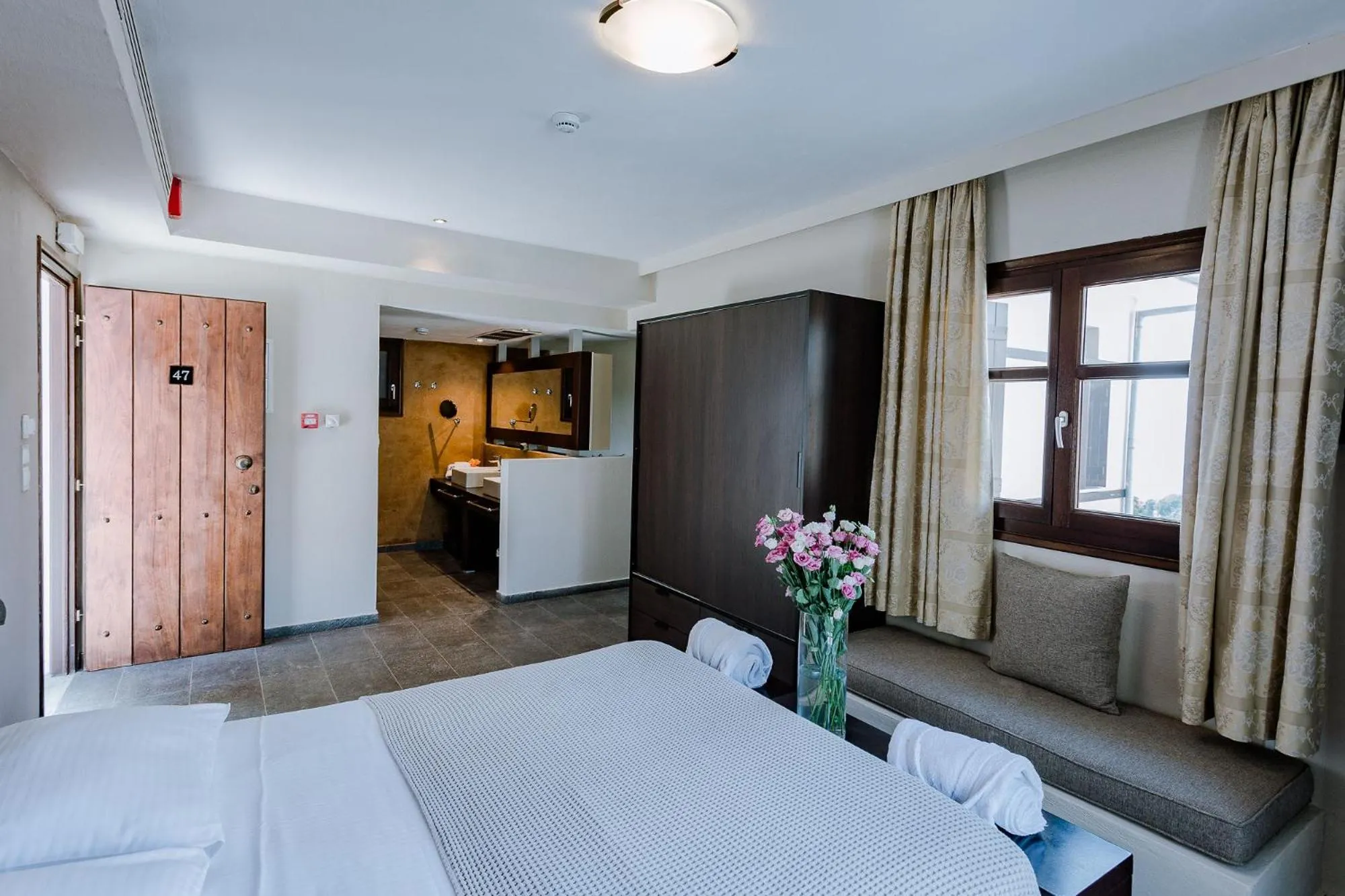 Photo of the whole room, Bed in 12 Months Resort & Spa