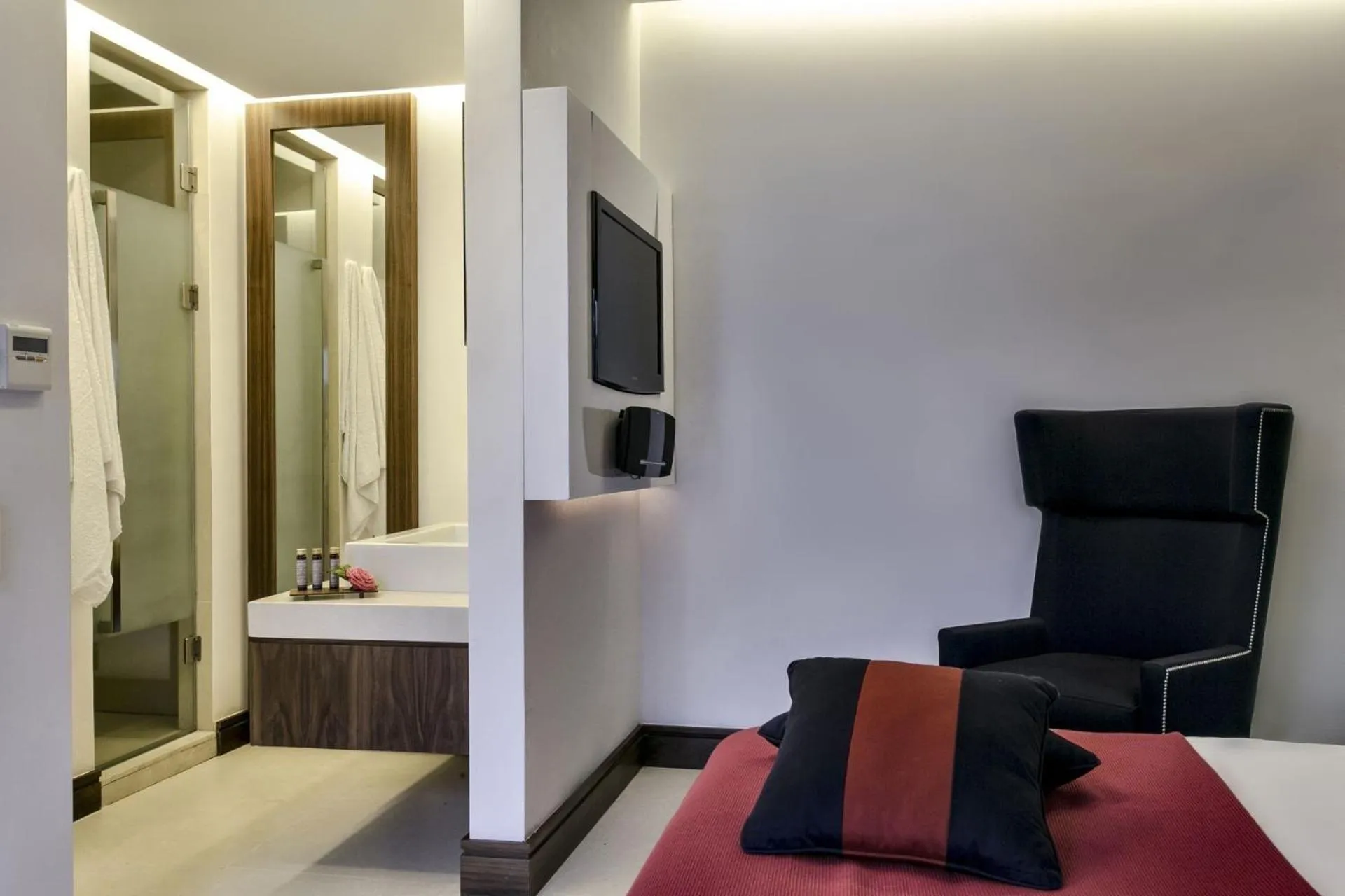 Photo of the whole room in 12 Months Resort & Spa