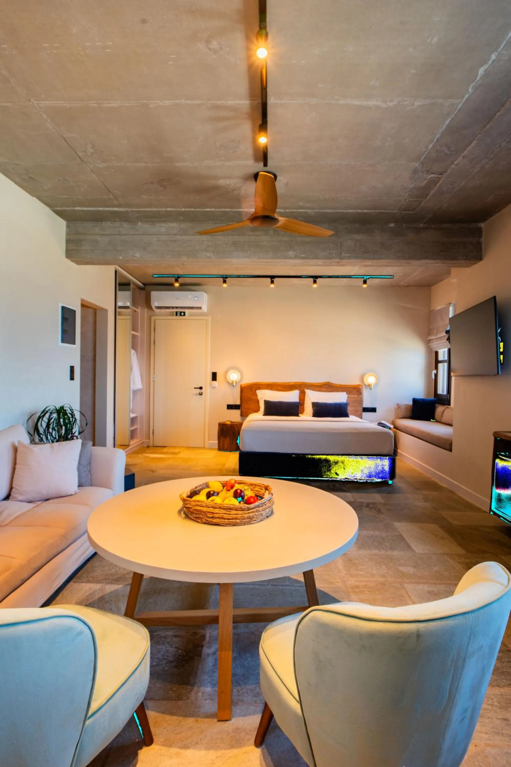 Bedroom, Bed in 12 Months Resort & Spa