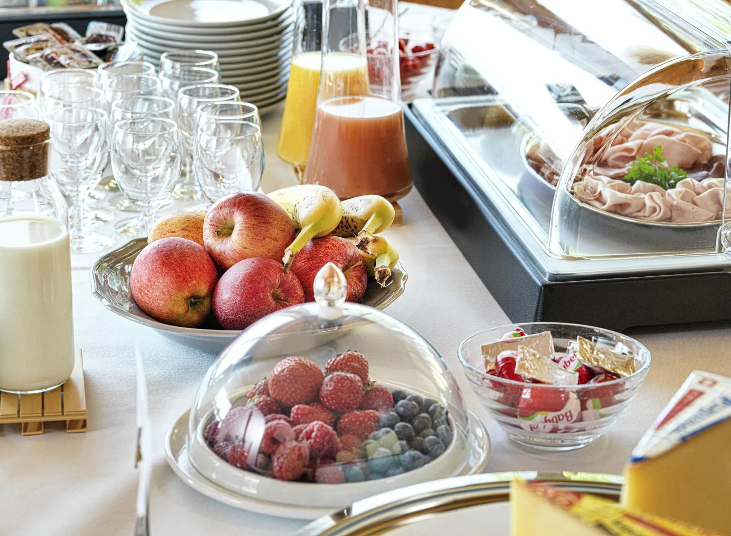 Breakfast in Hotel B&BAlpenheim