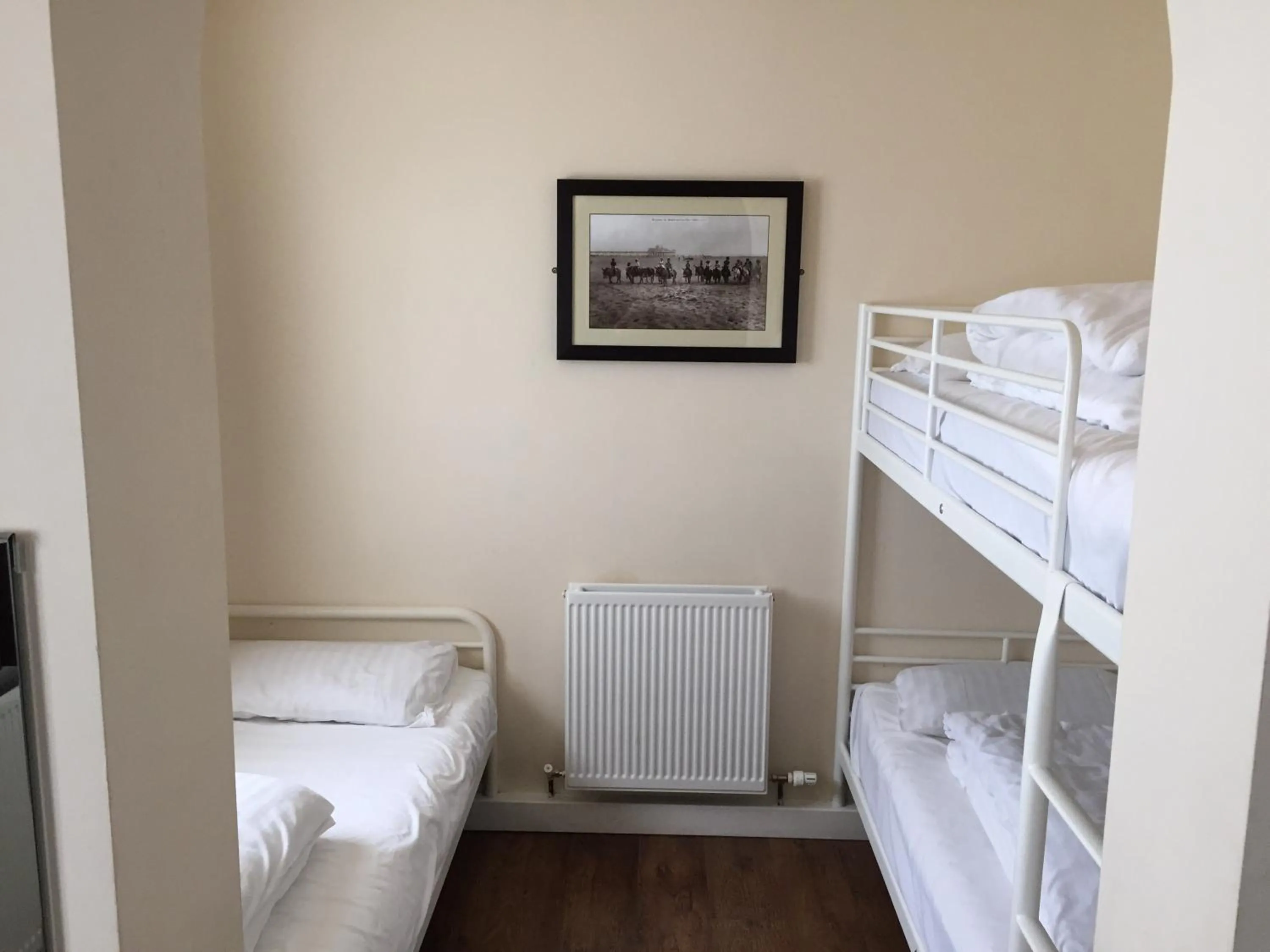 Shower in The Anchor Hotel & Bars