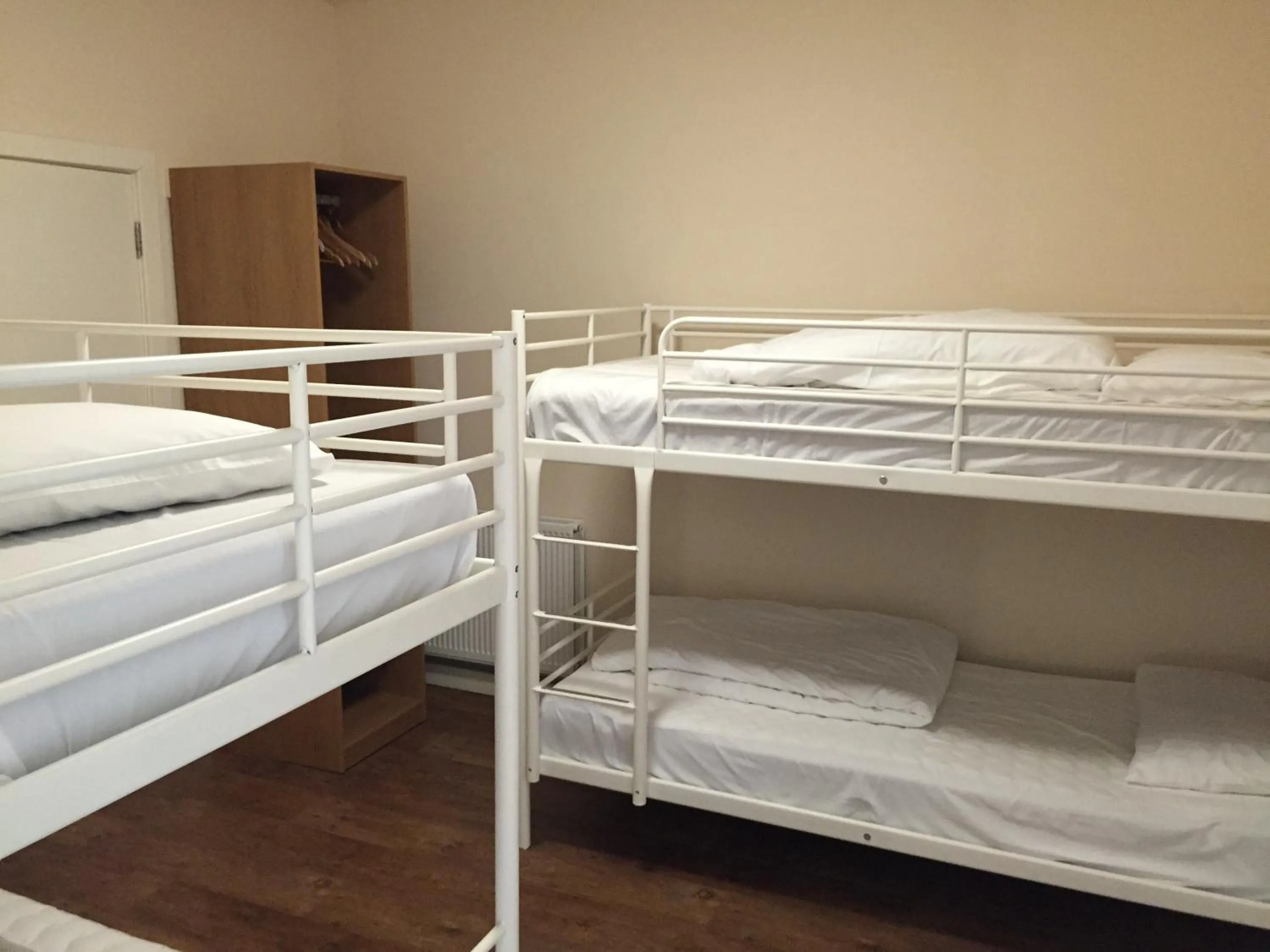 Shower in The Anchor Hotel & Bars