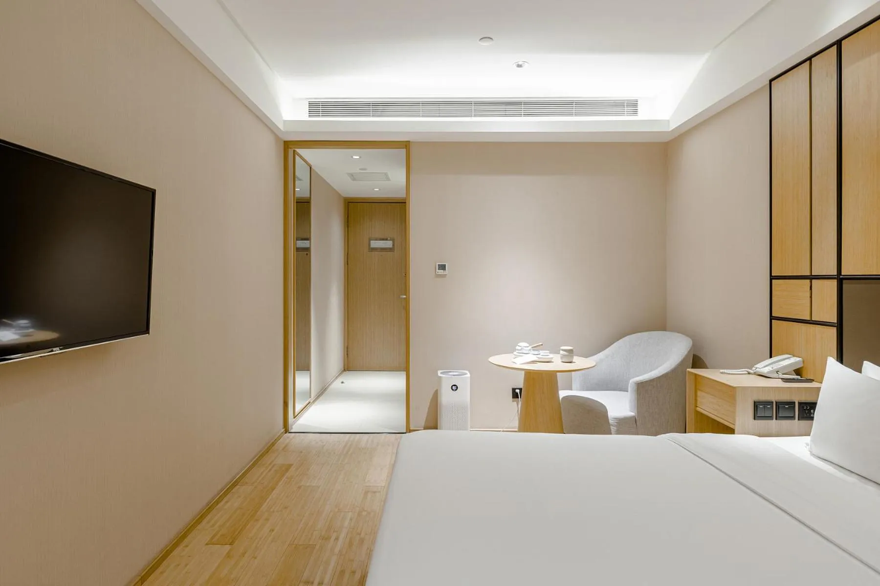 Decorative detail, Bed in JI Hotel Beijing Yizhuang Economic Development Zone