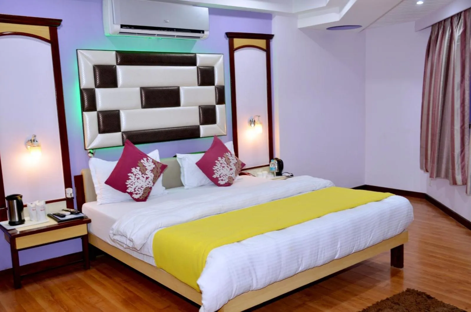 Bed in Hotel Heeralal